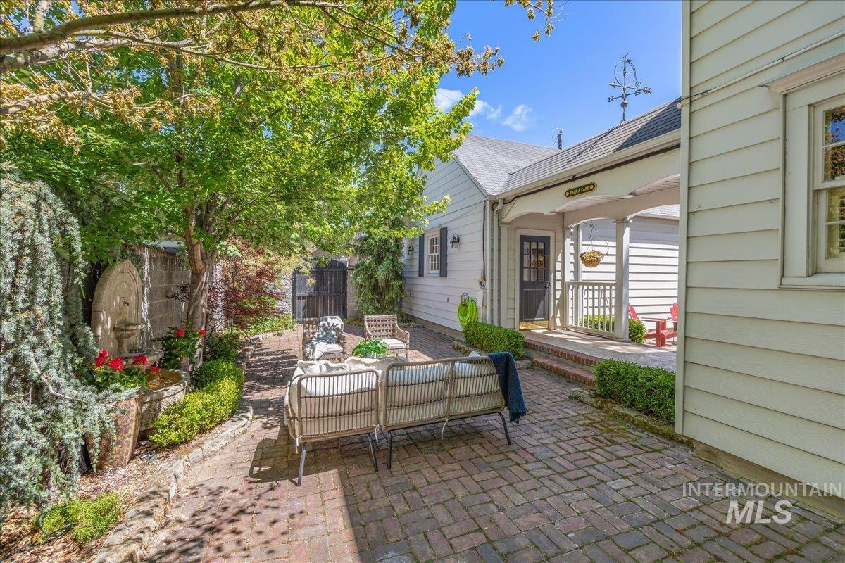 1424 E Warm Springs Ave, Boise, Idaho 83712, 4 Bedrooms, 2.5 Bathrooms, Residential For Sale, Price $1,475,000, 98998793