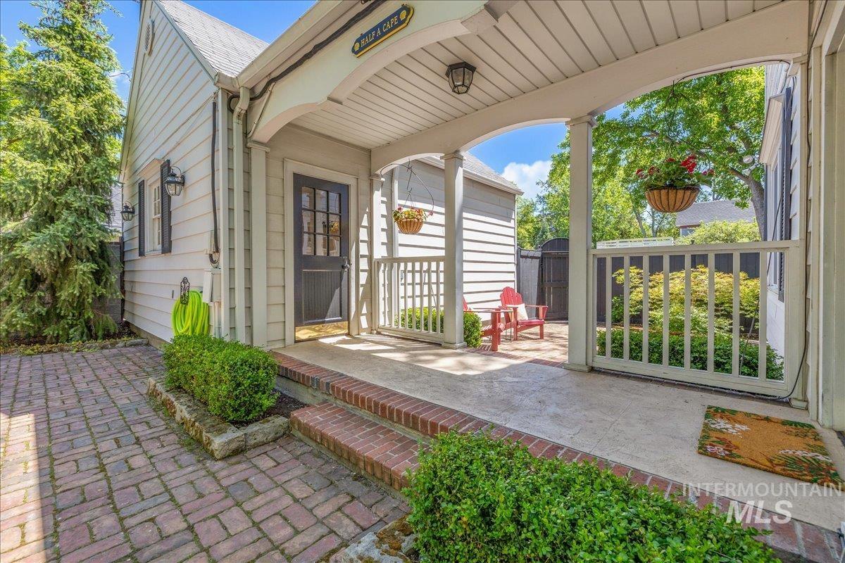1424 E Warm Springs Ave, Boise, Idaho 83712, 4 Bedrooms, 2.5 Bathrooms, Residential For Sale, Price $1,475,000, 98998793