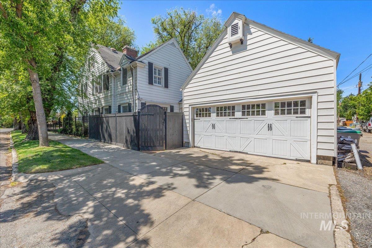 1424 E Warm Springs Ave, Boise, Idaho 83712, 4 Bedrooms, 2.5 Bathrooms, Residential For Sale, Price $1,475,000, 98998793