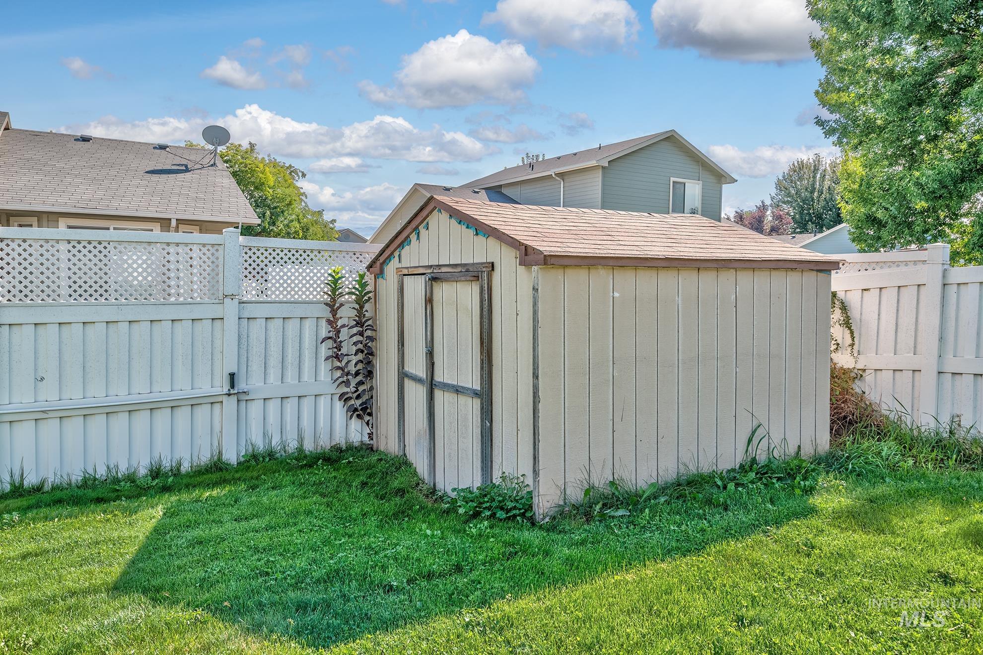 1006 Mallard St, Fruitland, Idaho 83619, 3 Bedrooms, 2 Bathrooms, Residential For Sale, Price $349,000, 98998795