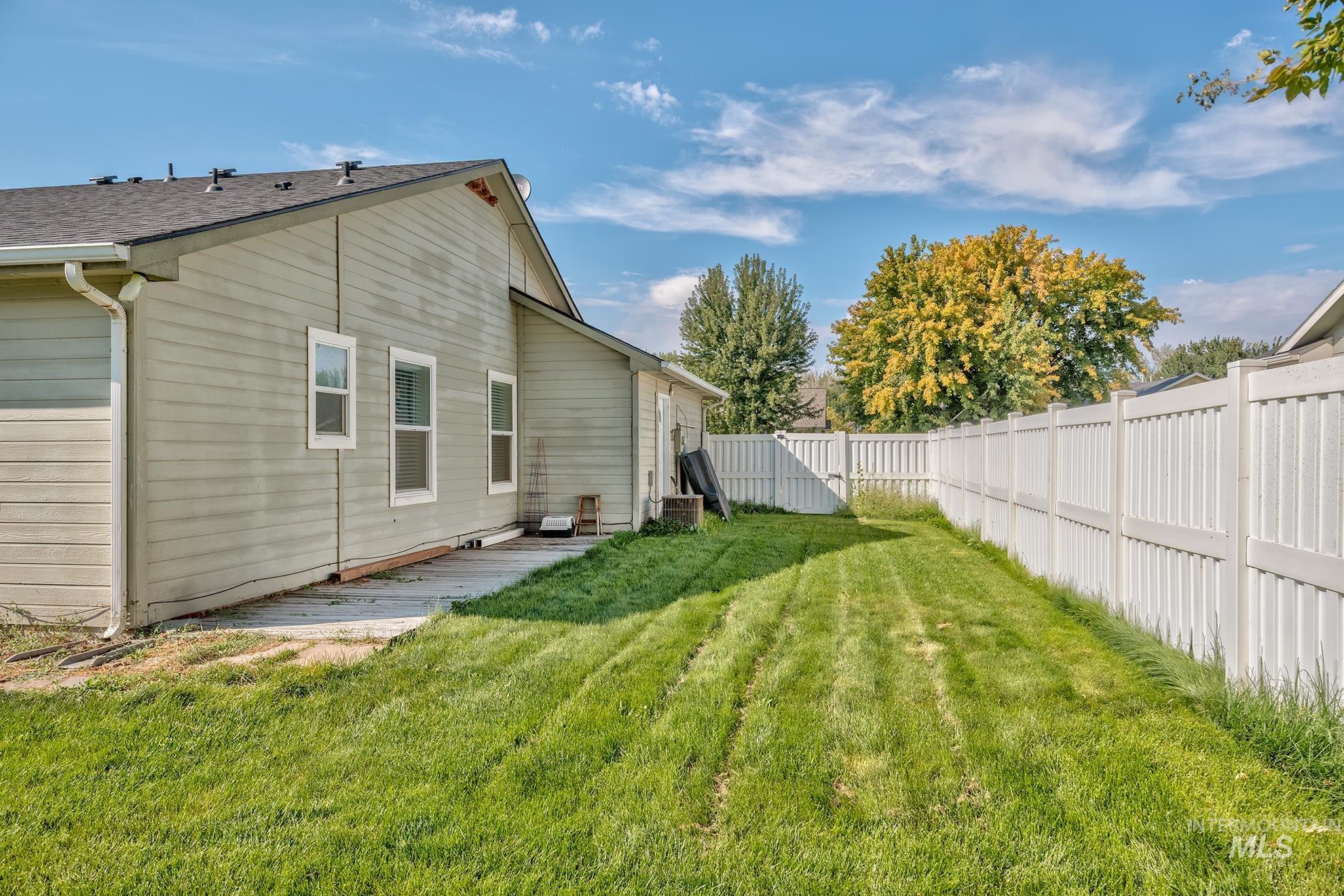 1006 Mallard St, Fruitland, Idaho 83619, 3 Bedrooms, 2 Bathrooms, Residential For Sale, Price $349,000, 98998795