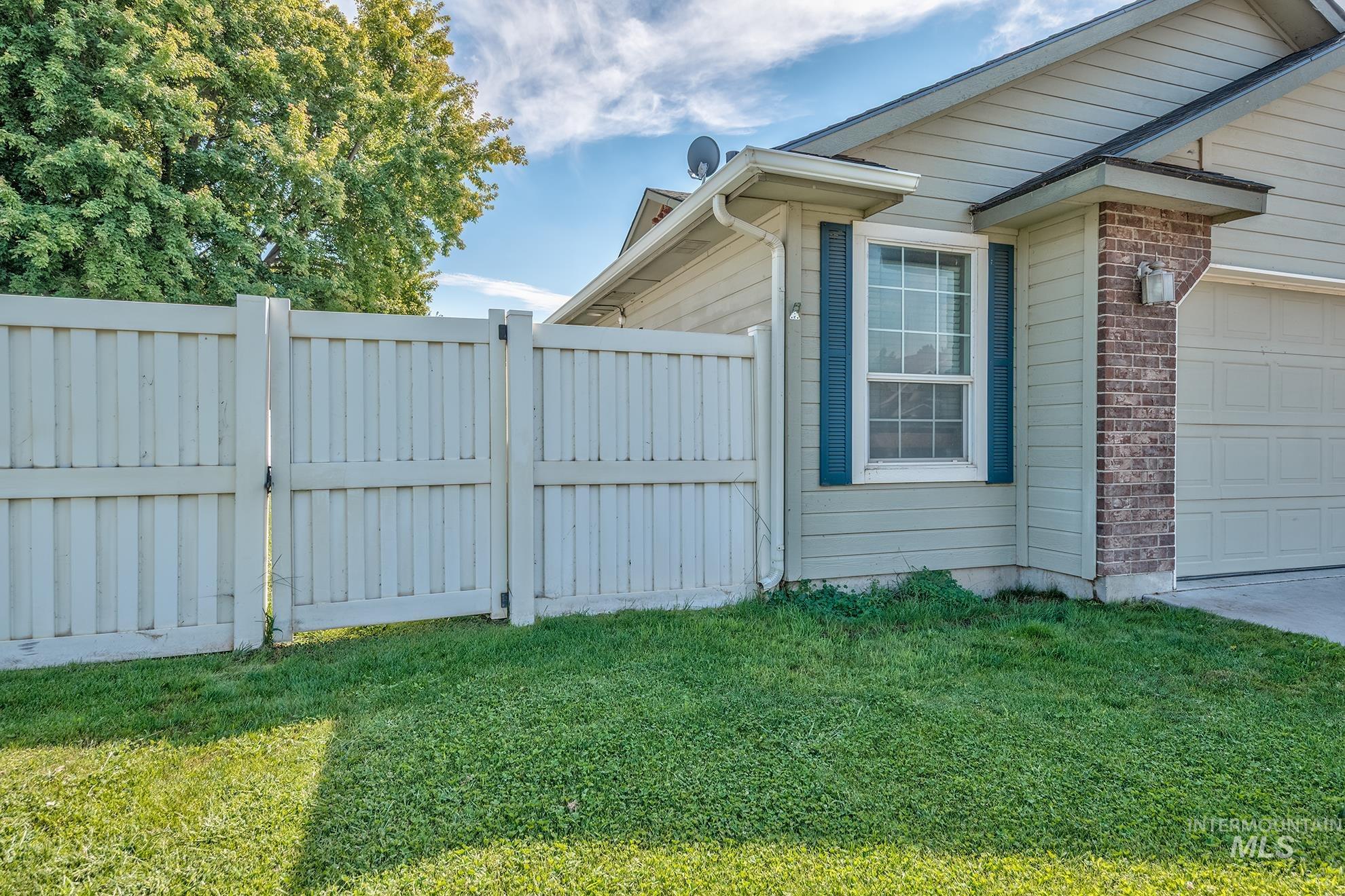 1006 Mallard St, Fruitland, Idaho 83619, 3 Bedrooms, 2 Bathrooms, Residential For Sale, Price $349,000, 98998795