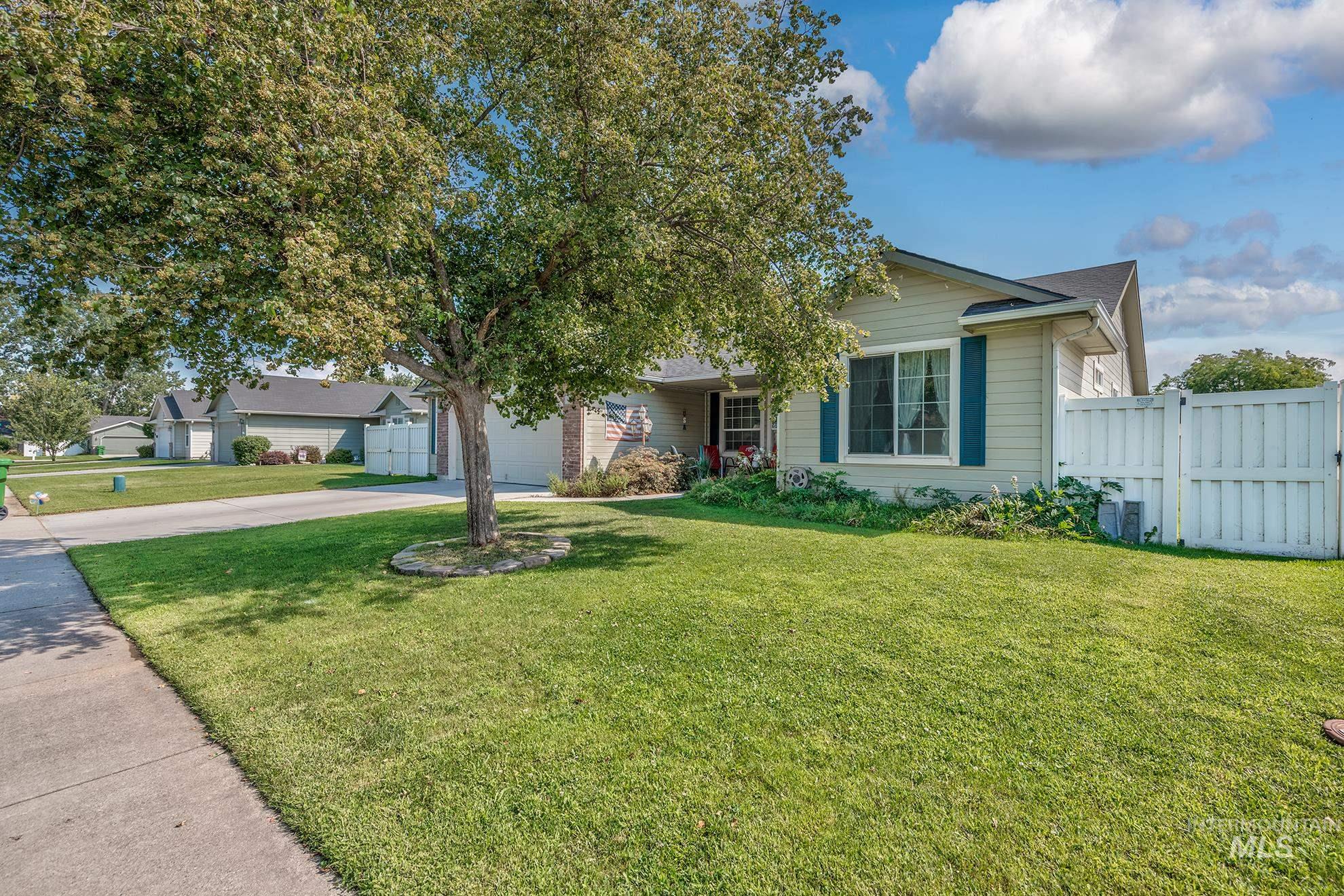 1006 Mallard St, Fruitland, Idaho 83619, 3 Bedrooms, 2 Bathrooms, Residential For Sale, Price $349,000, 98998795