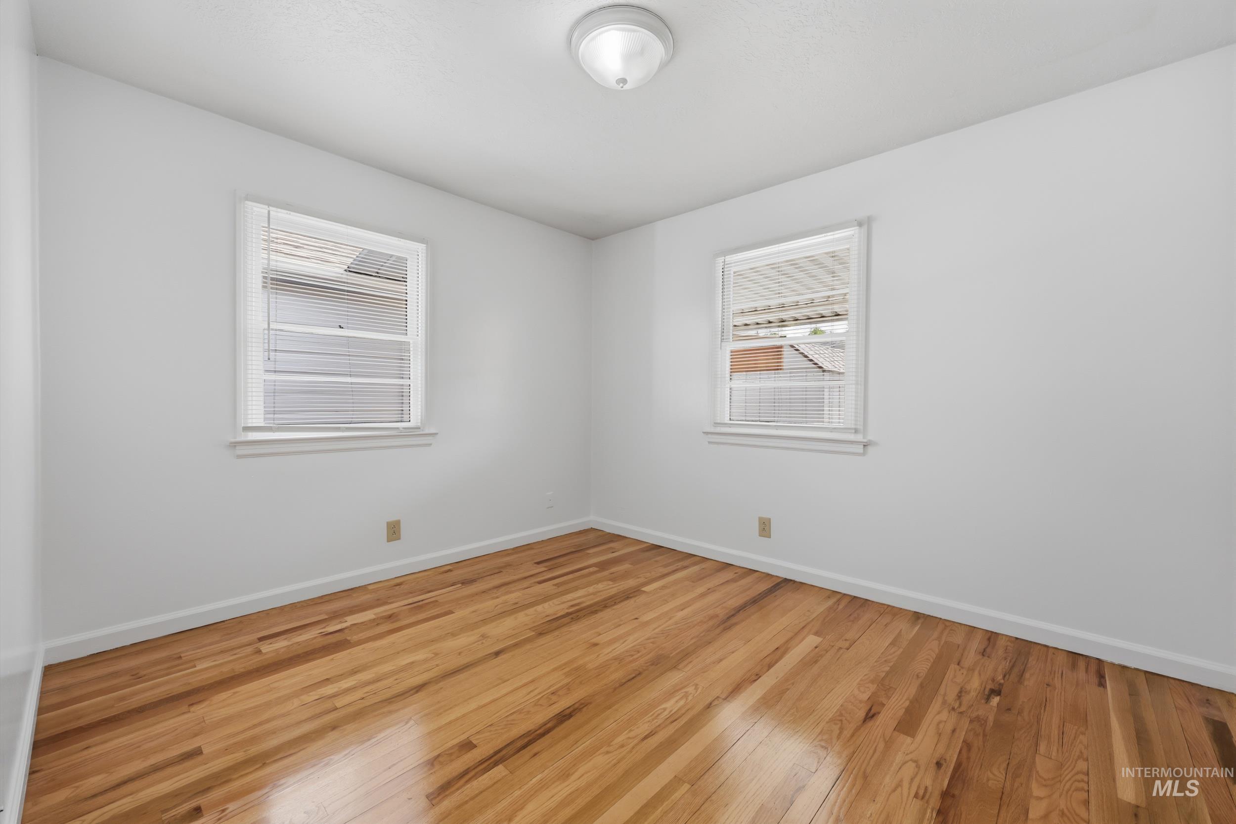 824 S Robert St., Boise, Idaho 83705, 2 Bedrooms, 1 Bathroom, Residential For Sale, Price $399,900, 98998796