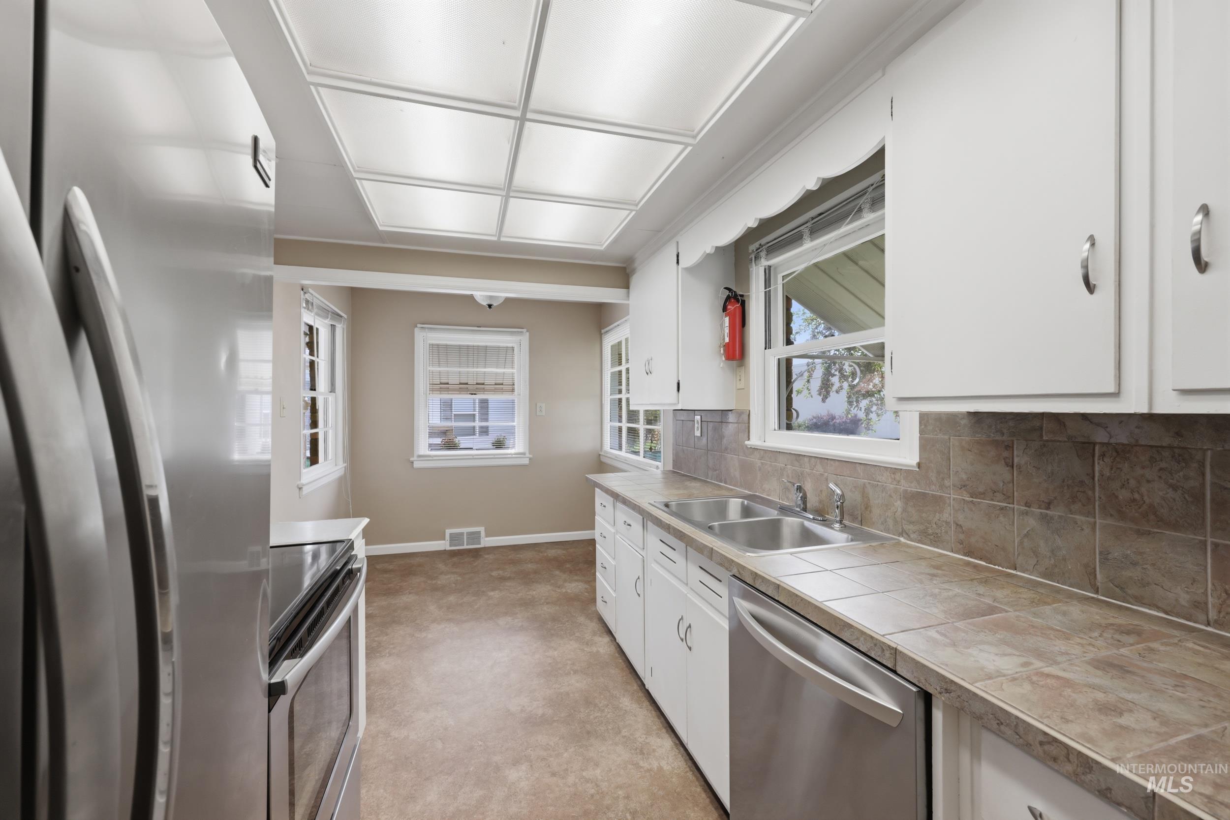 824 S Robert St., Boise, Idaho 83705, 2 Bedrooms, 1 Bathroom, Residential For Sale, Price $399,900, 98998796