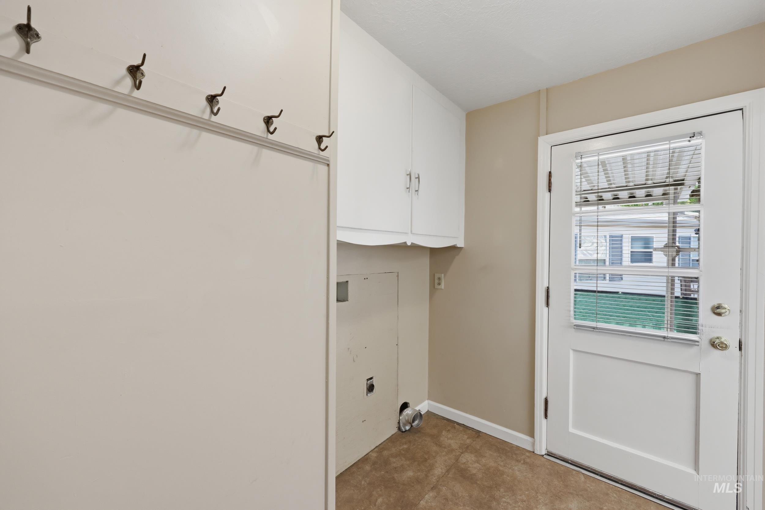 824 S Robert St., Boise, Idaho 83705, 2 Bedrooms, 1 Bathroom, Residential For Sale, Price $399,900, 98998796