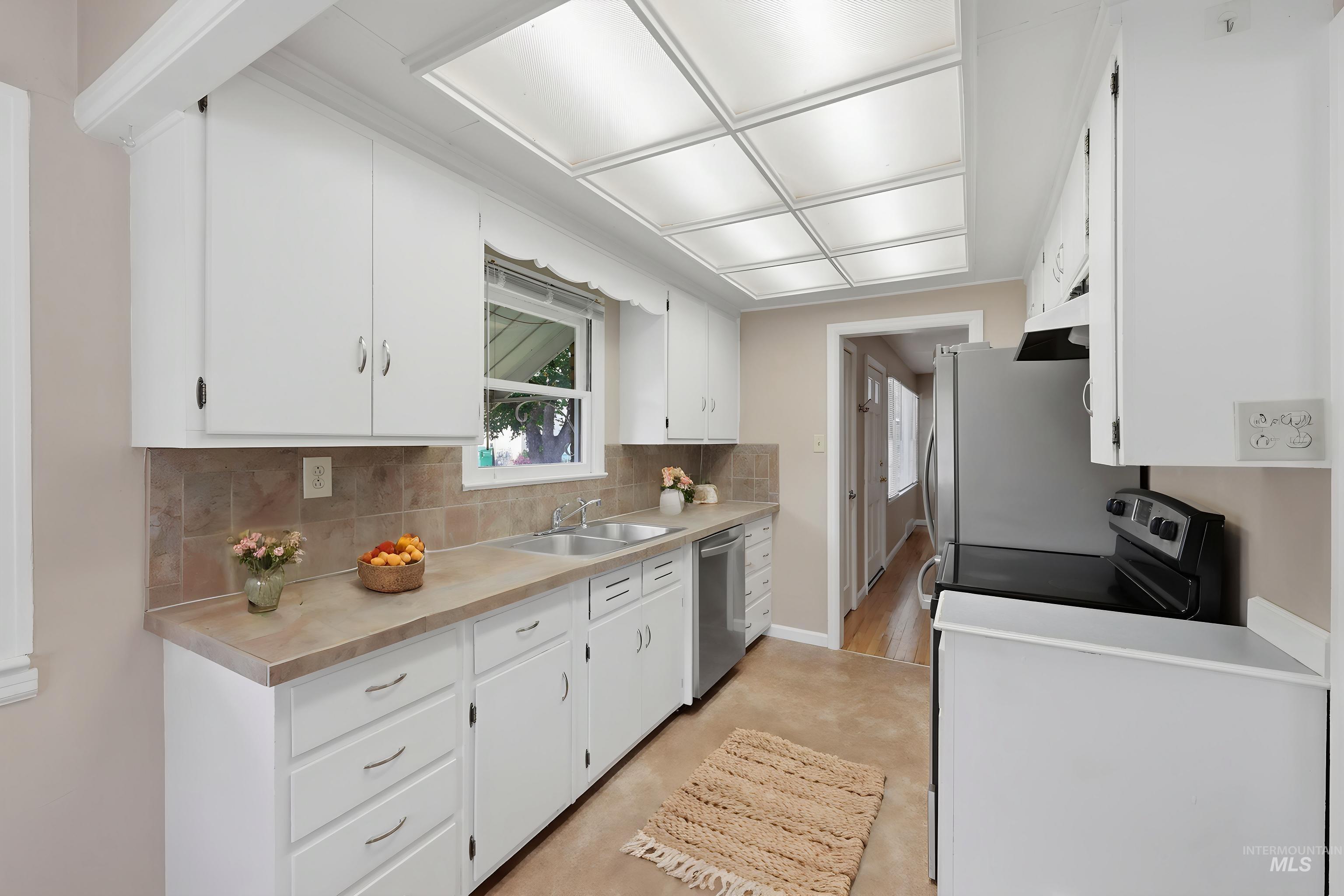 824 S Robert St., Boise, Idaho 83705, 2 Bedrooms, 1 Bathroom, Residential For Sale, Price $399,900, 98998796