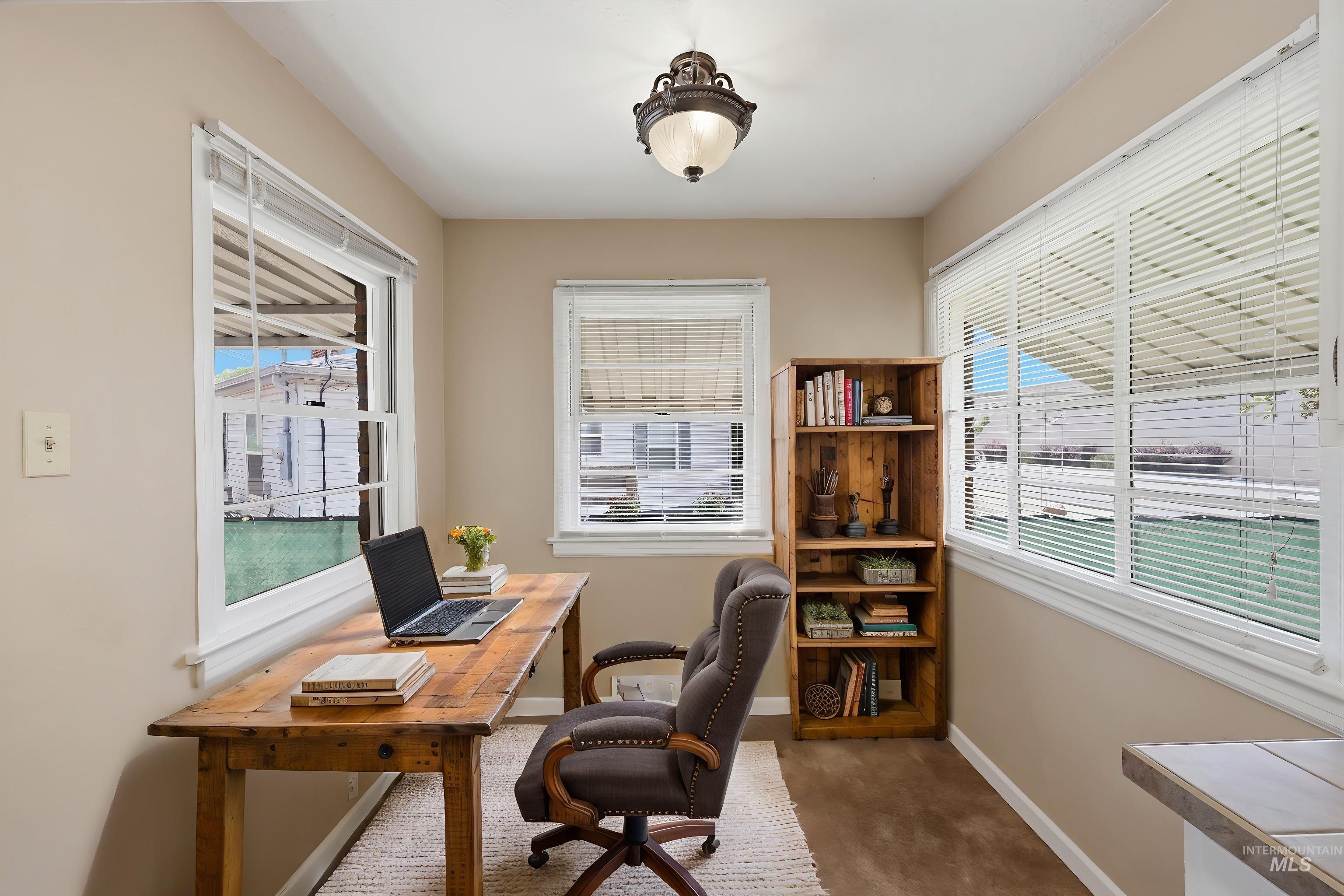 824 S Robert St., Boise, Idaho 83705, 2 Bedrooms, 1 Bathroom, Residential For Sale, Price $399,900, 98998796