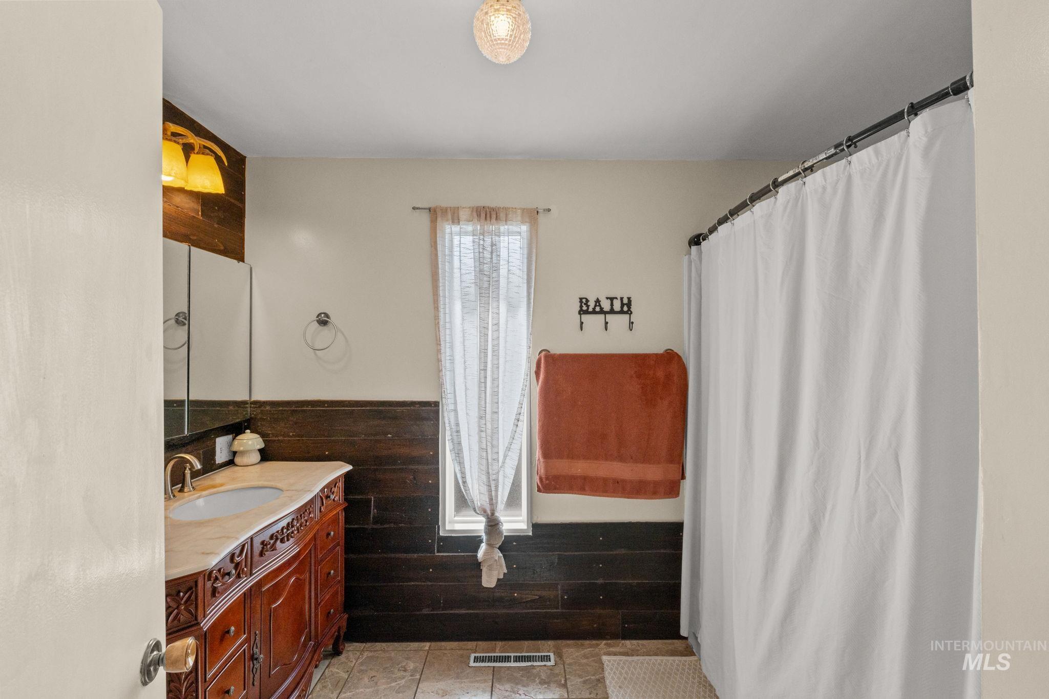 129 12th Ave. N., Buhl, Idaho 83316, 3 Bedrooms, 1 Bathroom, Residential For Sale, Price $276,000, 98998800