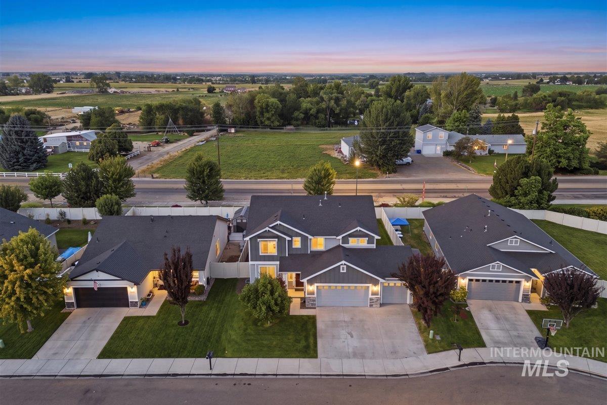 8873 S Royal Gala Ave., Kuna, Idaho 83634, 5 Bedrooms, 2.5 Bathrooms, Residential For Sale, Price $520,000, 98998801