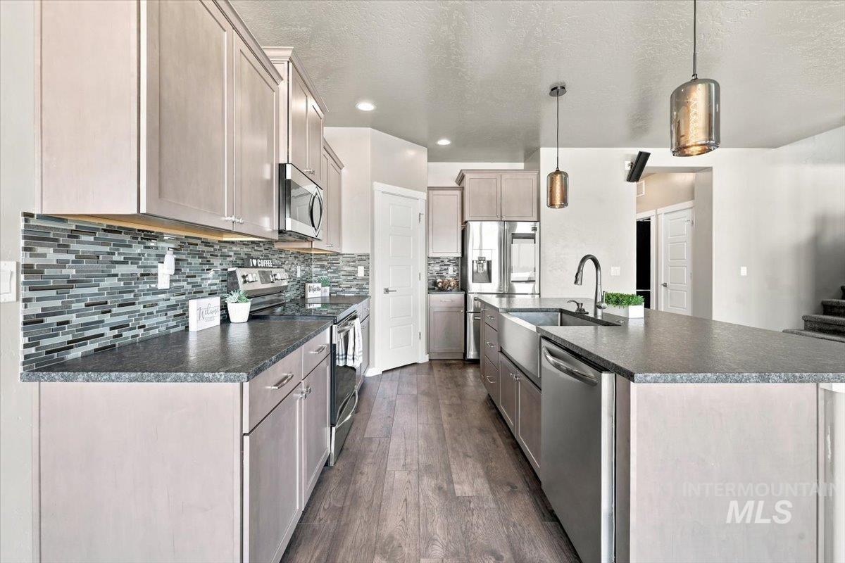 8873 S Royal Gala Ave., Kuna, Idaho 83634, 5 Bedrooms, 2.5 Bathrooms, Residential For Sale, Price $520,000, 98998801