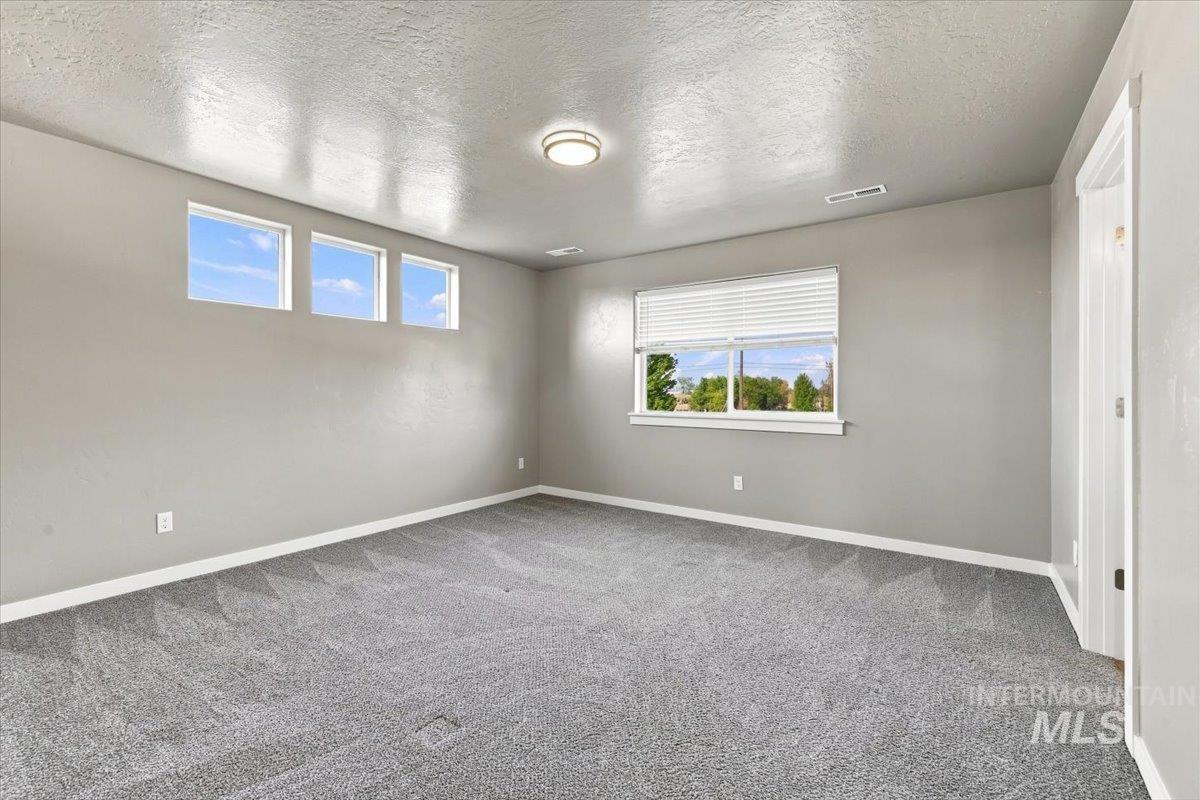 8873 S Royal Gala Ave., Kuna, Idaho 83634, 5 Bedrooms, 2.5 Bathrooms, Residential For Sale, Price $520,000, 98998801