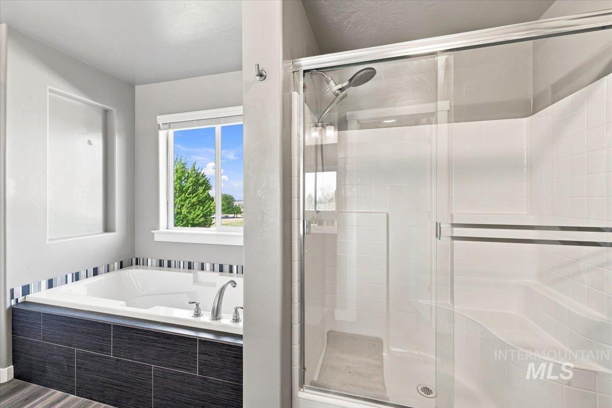 8873 S Royal Gala Ave., Kuna, Idaho 83634, 5 Bedrooms, 2.5 Bathrooms, Residential For Sale, Price $520,000, 98998801