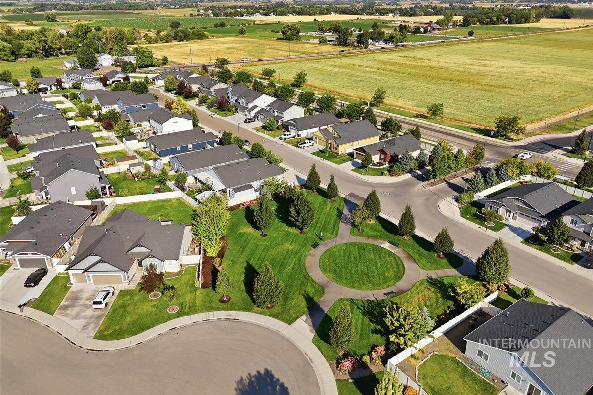 8873 S Royal Gala Ave., Kuna, Idaho 83634, 5 Bedrooms, 2.5 Bathrooms, Residential For Sale, Price $520,000, 98998801