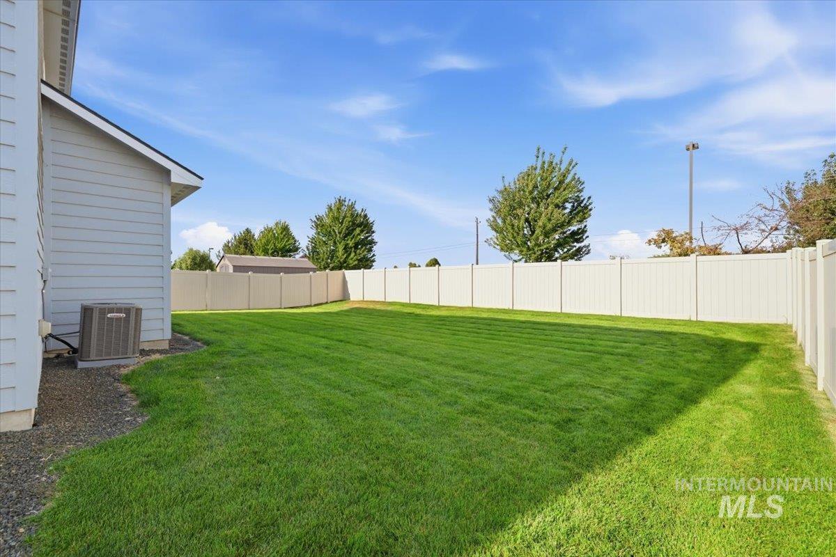 8873 S Royal Gala Ave., Kuna, Idaho 83634, 5 Bedrooms, 2.5 Bathrooms, Residential For Sale, Price $520,000, 98998801