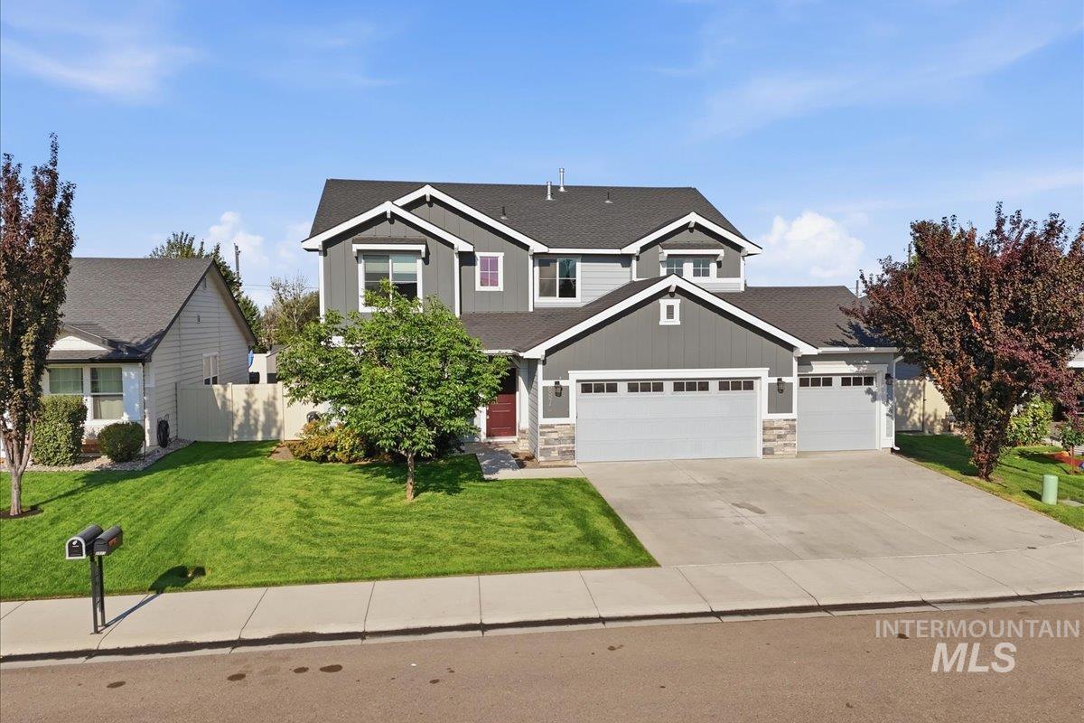 8873 S Royal Gala Ave., Kuna, Idaho 83634, 5 Bedrooms, 2.5 Bathrooms, Residential For Sale, Price $520,000, 98998801