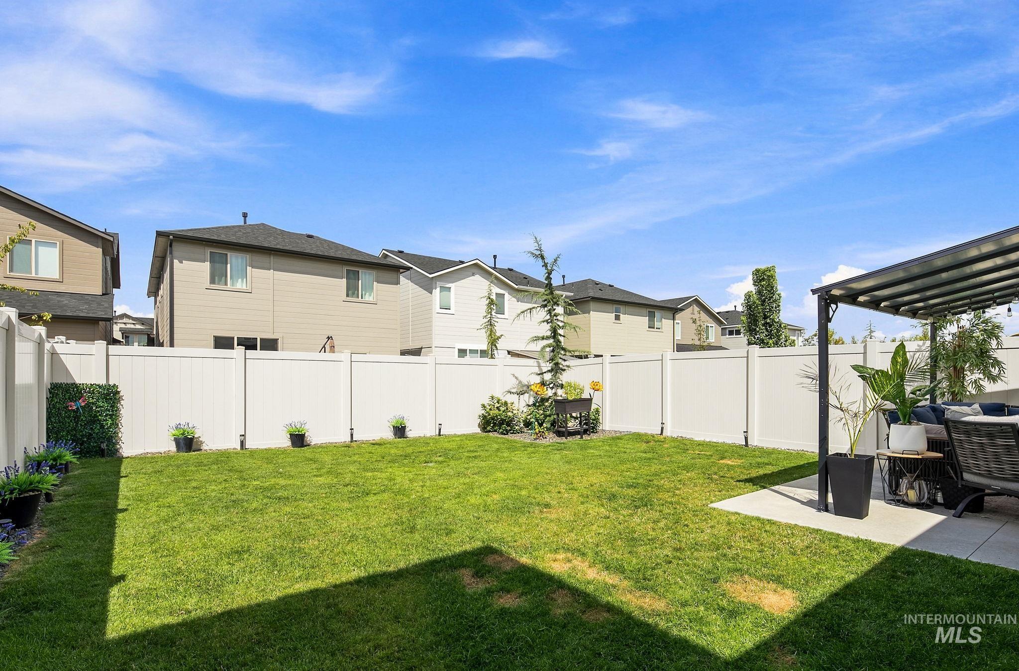 210 W Haniken St, Meridian, Idaho 83642, 3 Bedrooms, 2.5 Bathrooms, Residential For Sale, Price $475,000,MLS 98998802