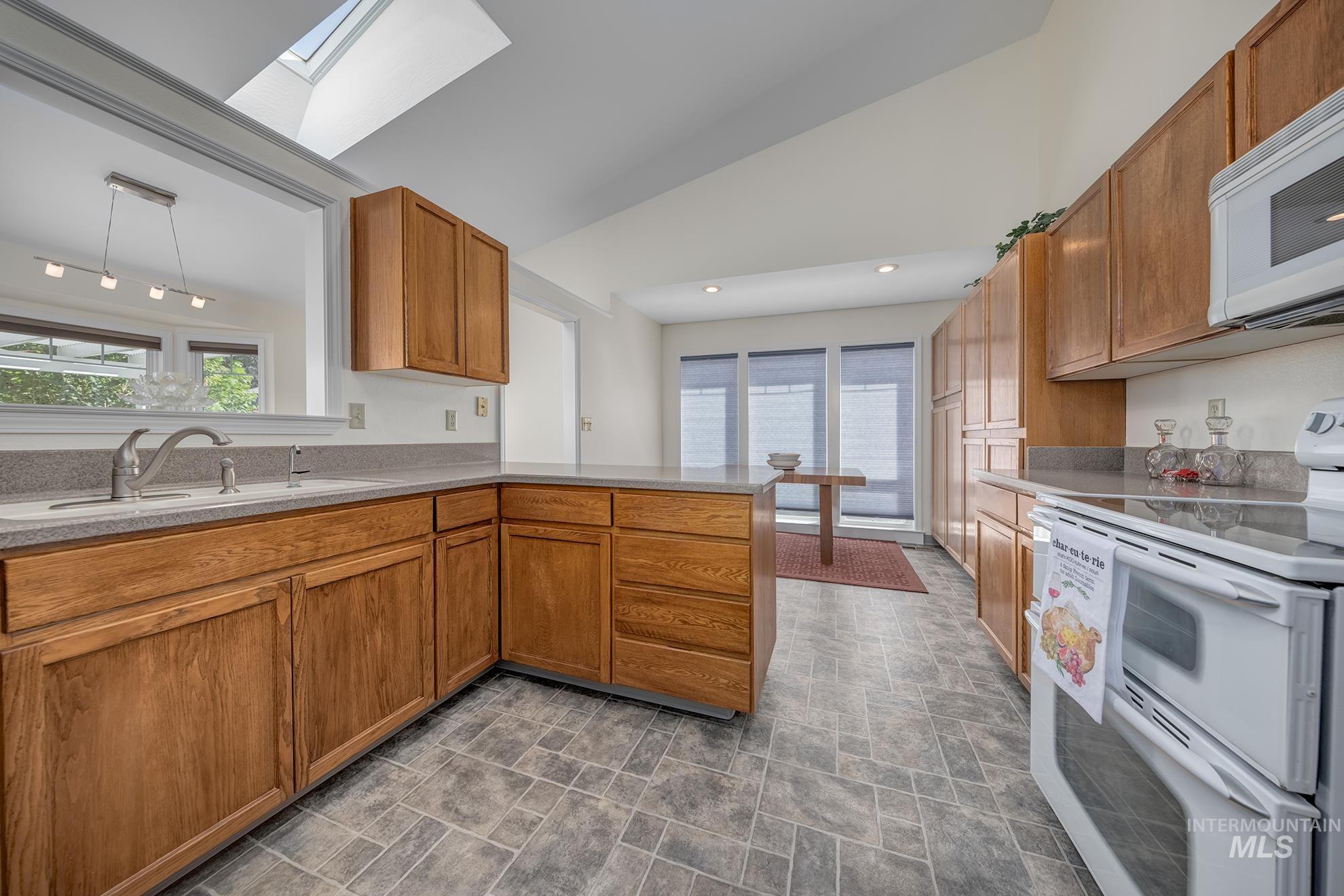 1823 Ray Ave, Caldwell, Idaho 83605, 3 Bedrooms, 2 Bathrooms, Residential For Sale, Price $384,900, 98998804