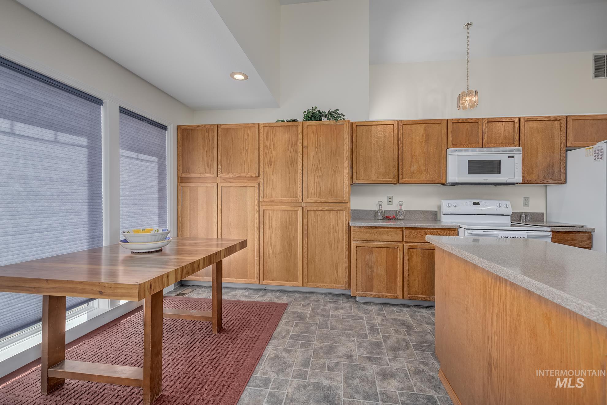 1823 Ray Ave, Caldwell, Idaho 83605, 3 Bedrooms, 2 Bathrooms, Residential For Sale, Price $384,900, 98998804