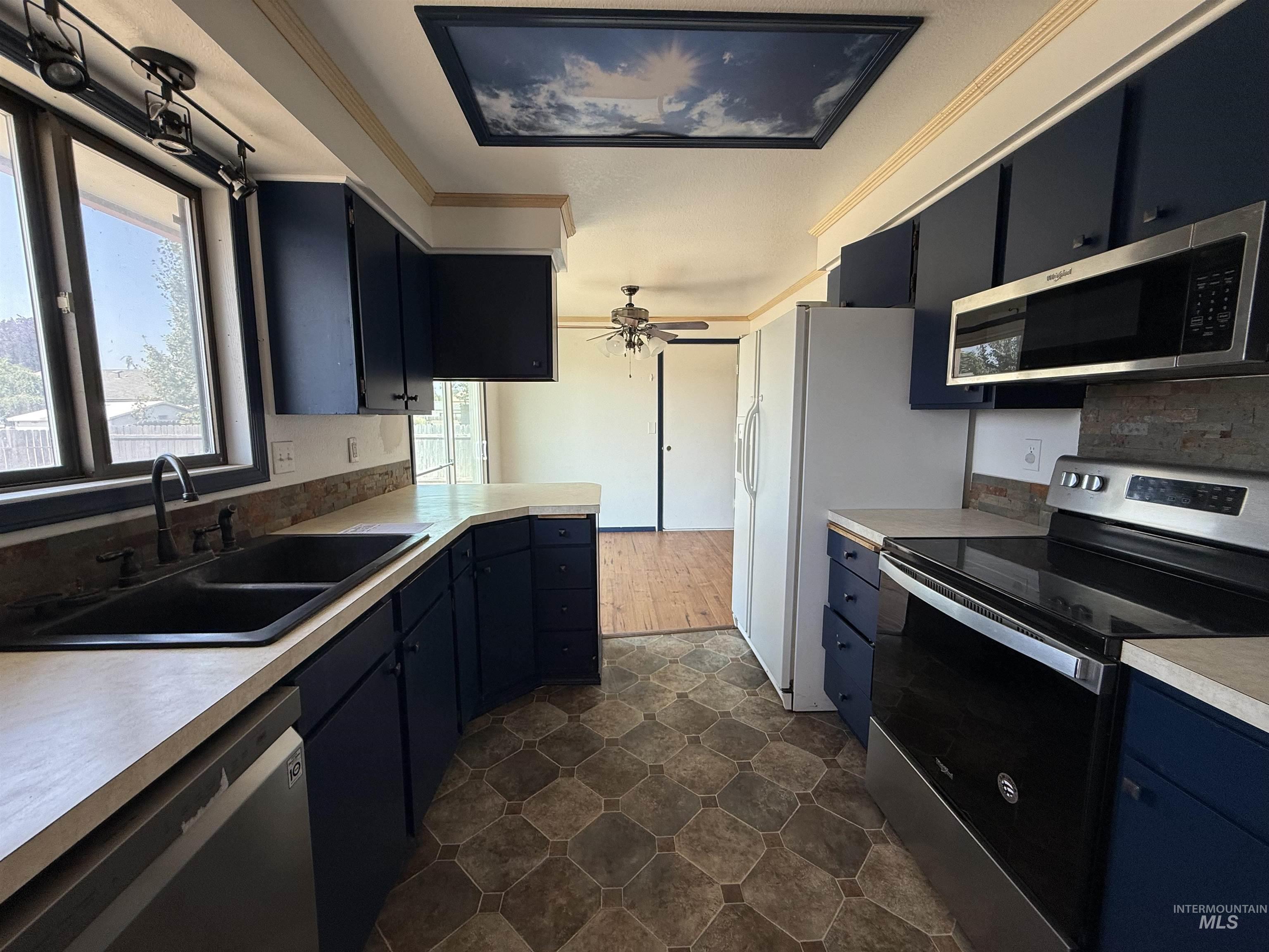 303 S 5th St W, Homedale, Idaho 83628, 3 Bedrooms, 2 Bathrooms, Residential For Sale, Price $333,000, 98998805