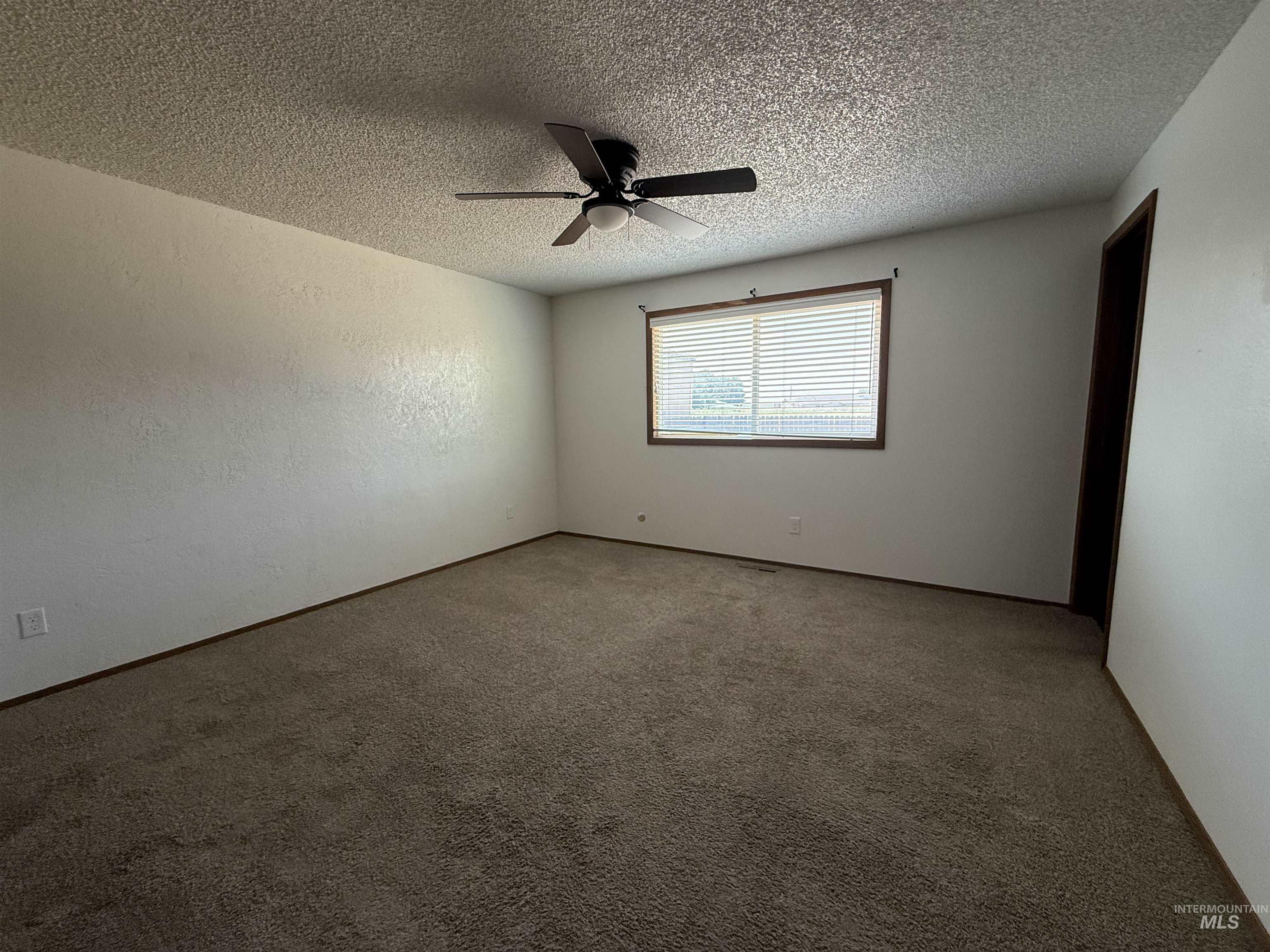 303 S 5th St W, Homedale, Idaho 83628, 3 Bedrooms, 2 Bathrooms, Residential For Sale, Price $333,000, 98998805