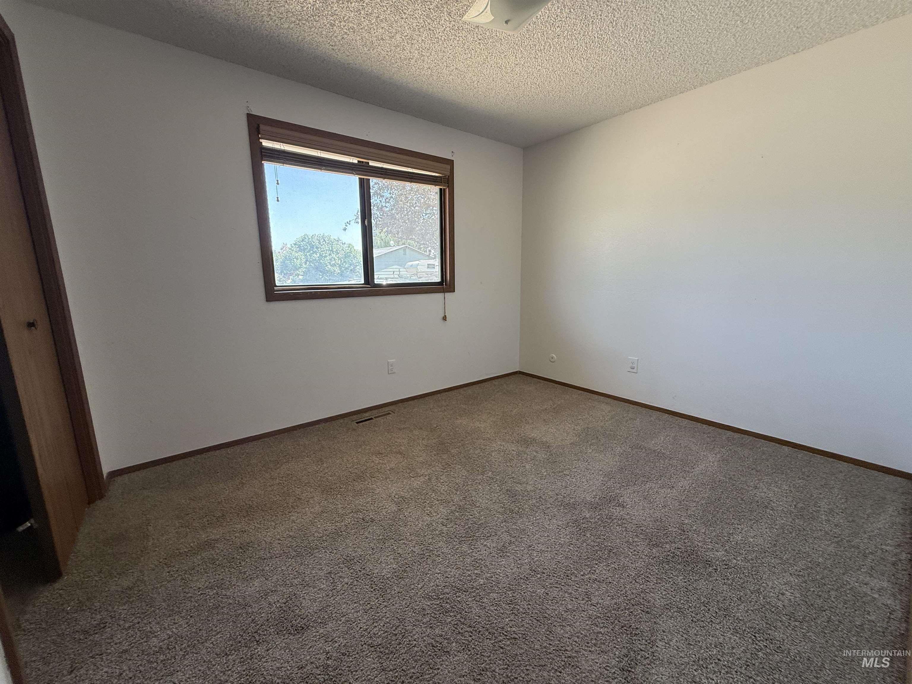 303 S 5th St W, Homedale, Idaho 83628, 3 Bedrooms, 2 Bathrooms, Residential For Sale, Price $333,000, 98998805