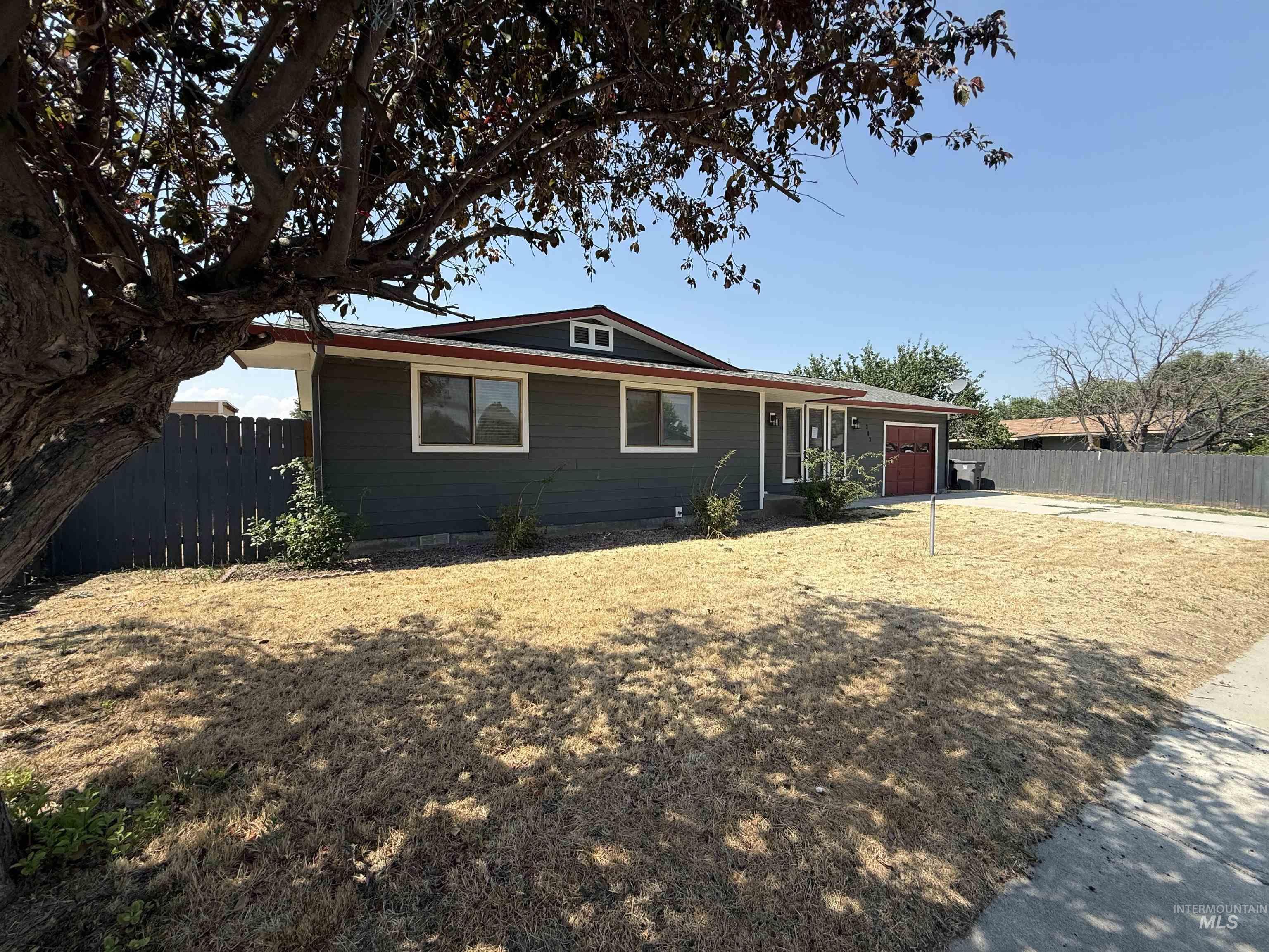 303 S 5th St W, Homedale, Idaho 83628, 3 Bedrooms, 2 Bathrooms, Residential For Sale, Price $333,000, 98998805