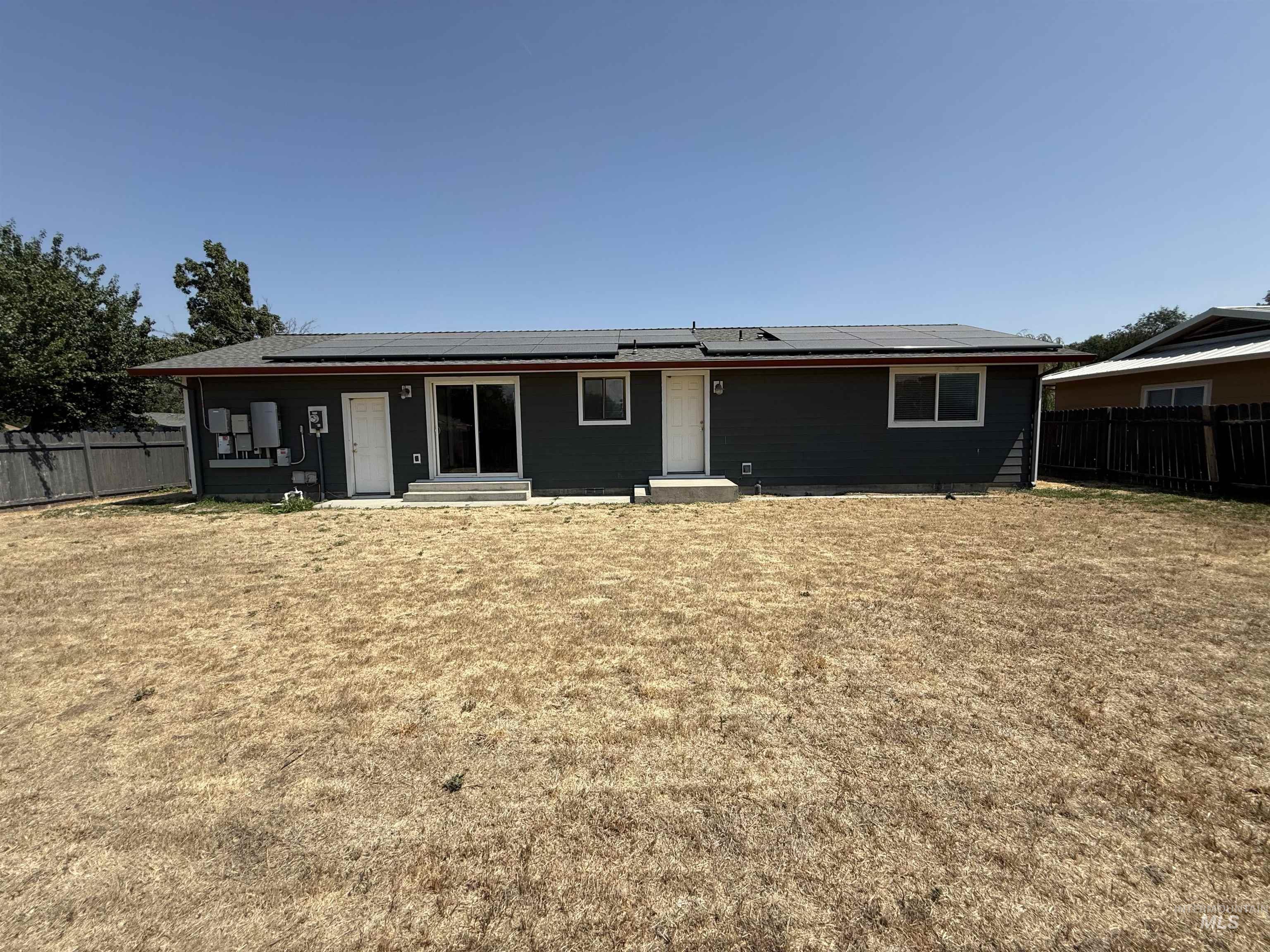 303 S 5th St W, Homedale, Idaho 83628, 3 Bedrooms, 2 Bathrooms, Residential For Sale, Price $333,000, 98998805