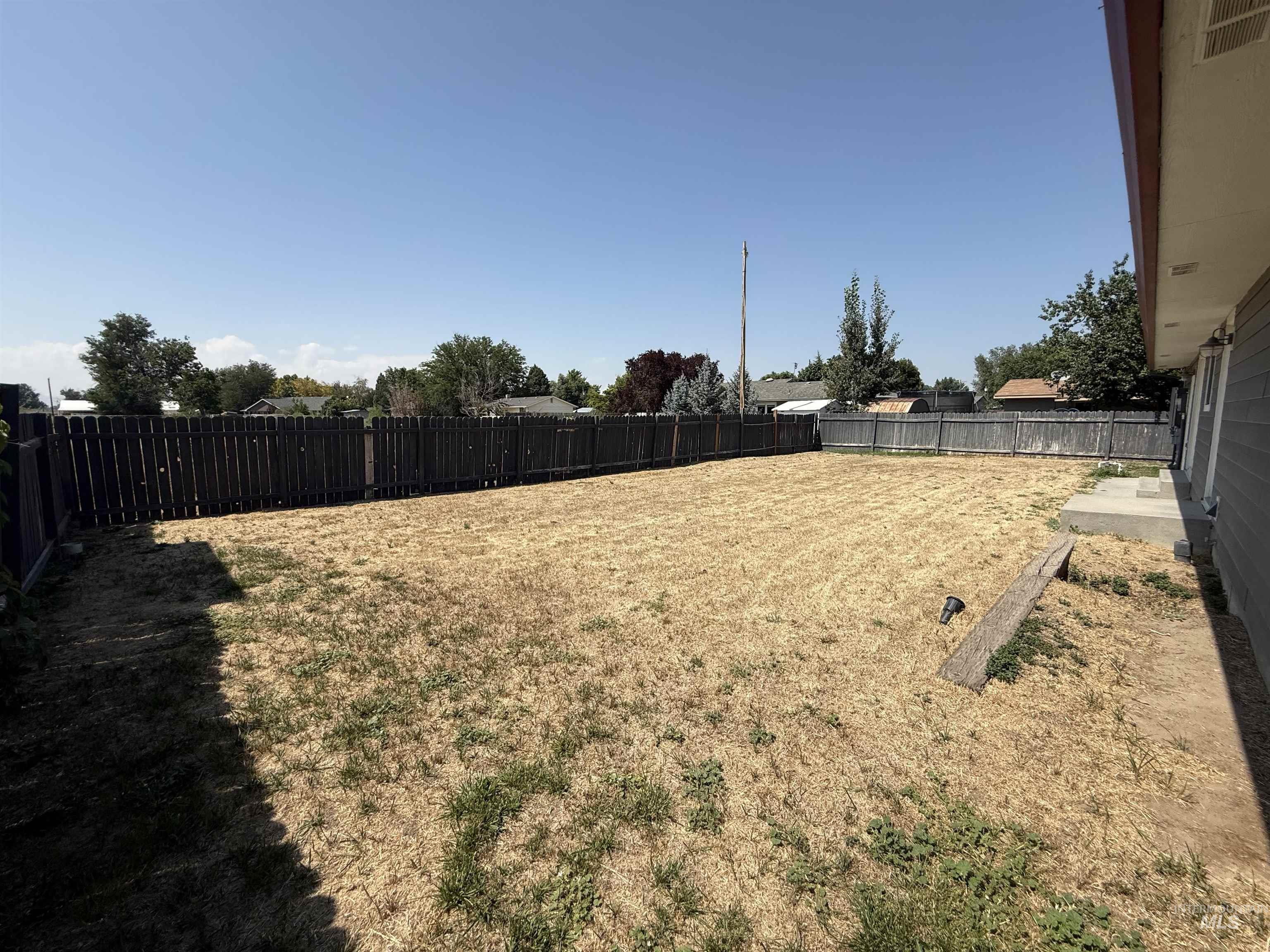 303 S 5th St W, Homedale, Idaho 83628, 3 Bedrooms, 2 Bathrooms, Residential For Sale, Price $333,000, 98998805