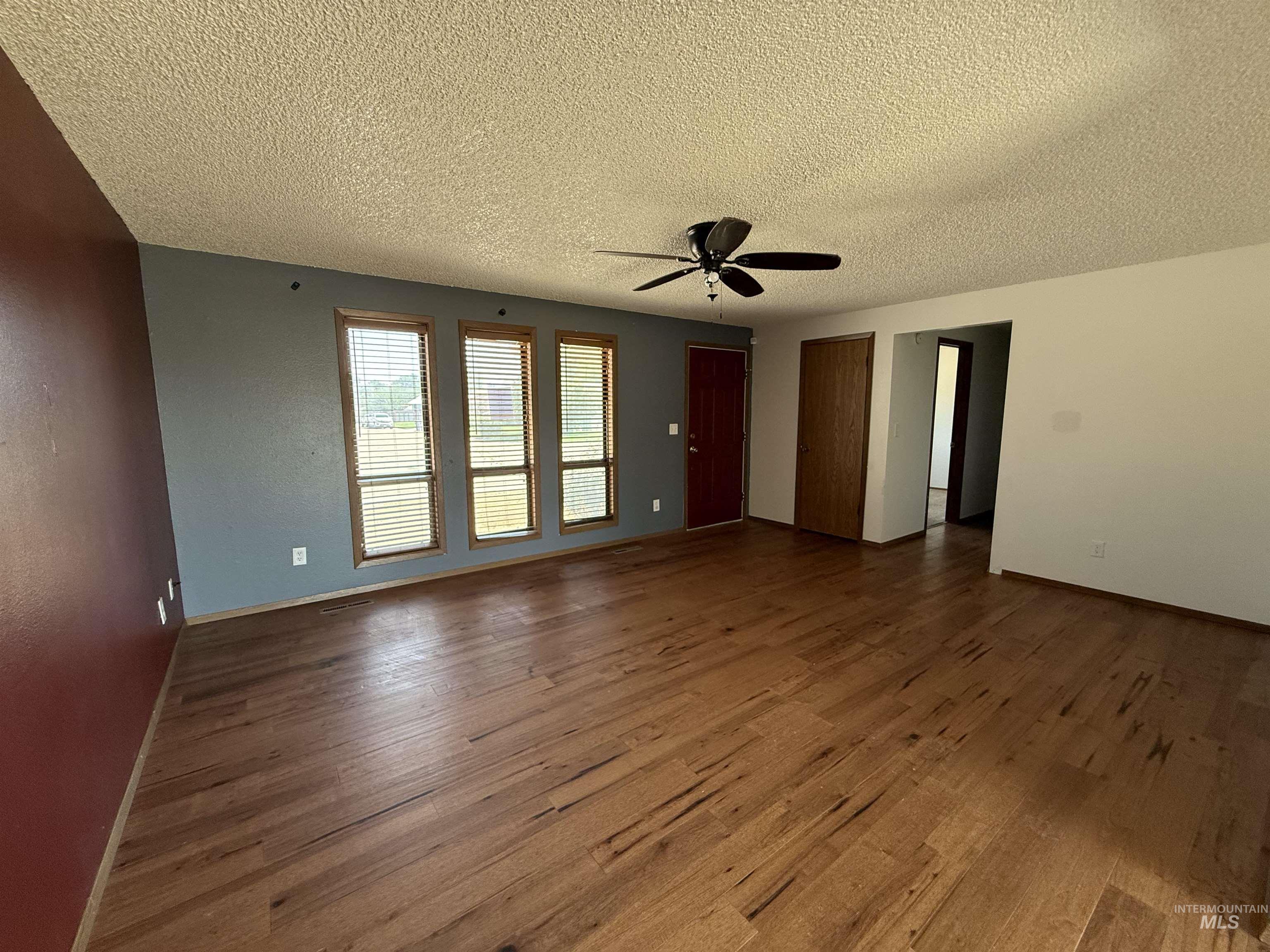 303 S 5th St W, Homedale, Idaho 83628, 3 Bedrooms, 2 Bathrooms, Residential For Sale, Price $333,000, 98998805