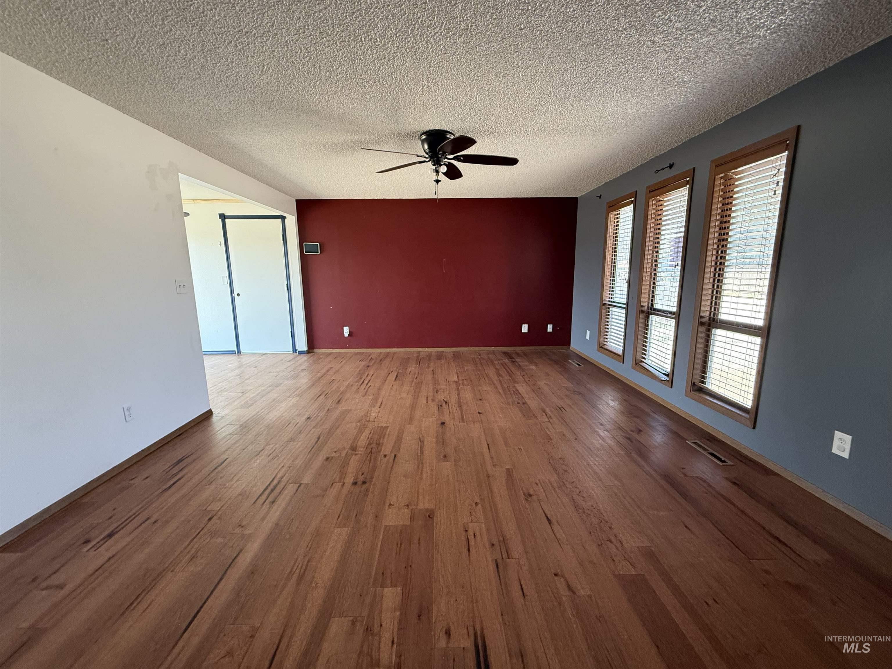 303 S 5th St W, Homedale, Idaho 83628, 3 Bedrooms, 2 Bathrooms, Residential For Sale, Price $333,000, 98998805