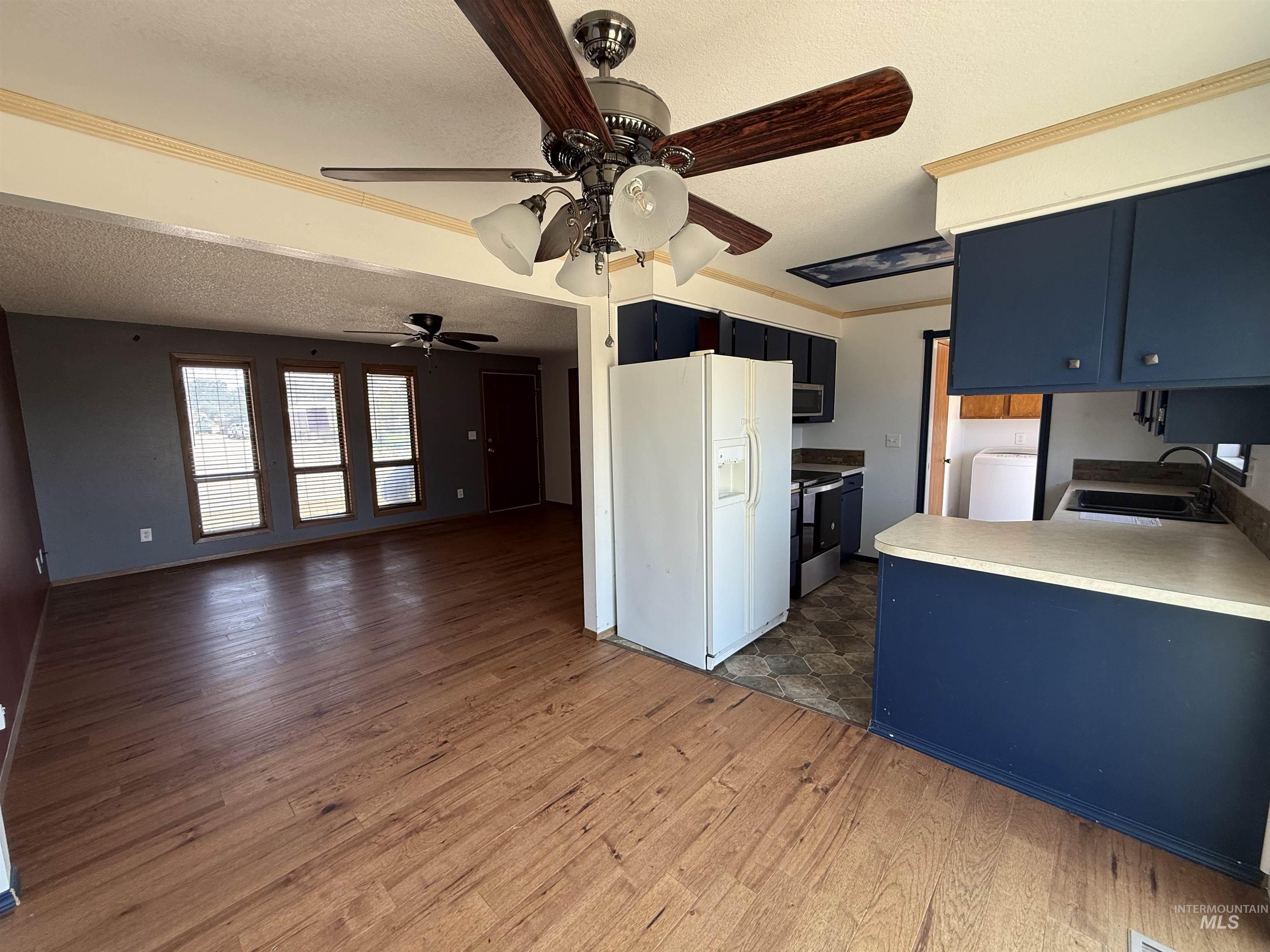303 S 5th St W, Homedale, Idaho 83628, 3 Bedrooms, 2 Bathrooms, Residential For Sale, Price $333,000, 98998805