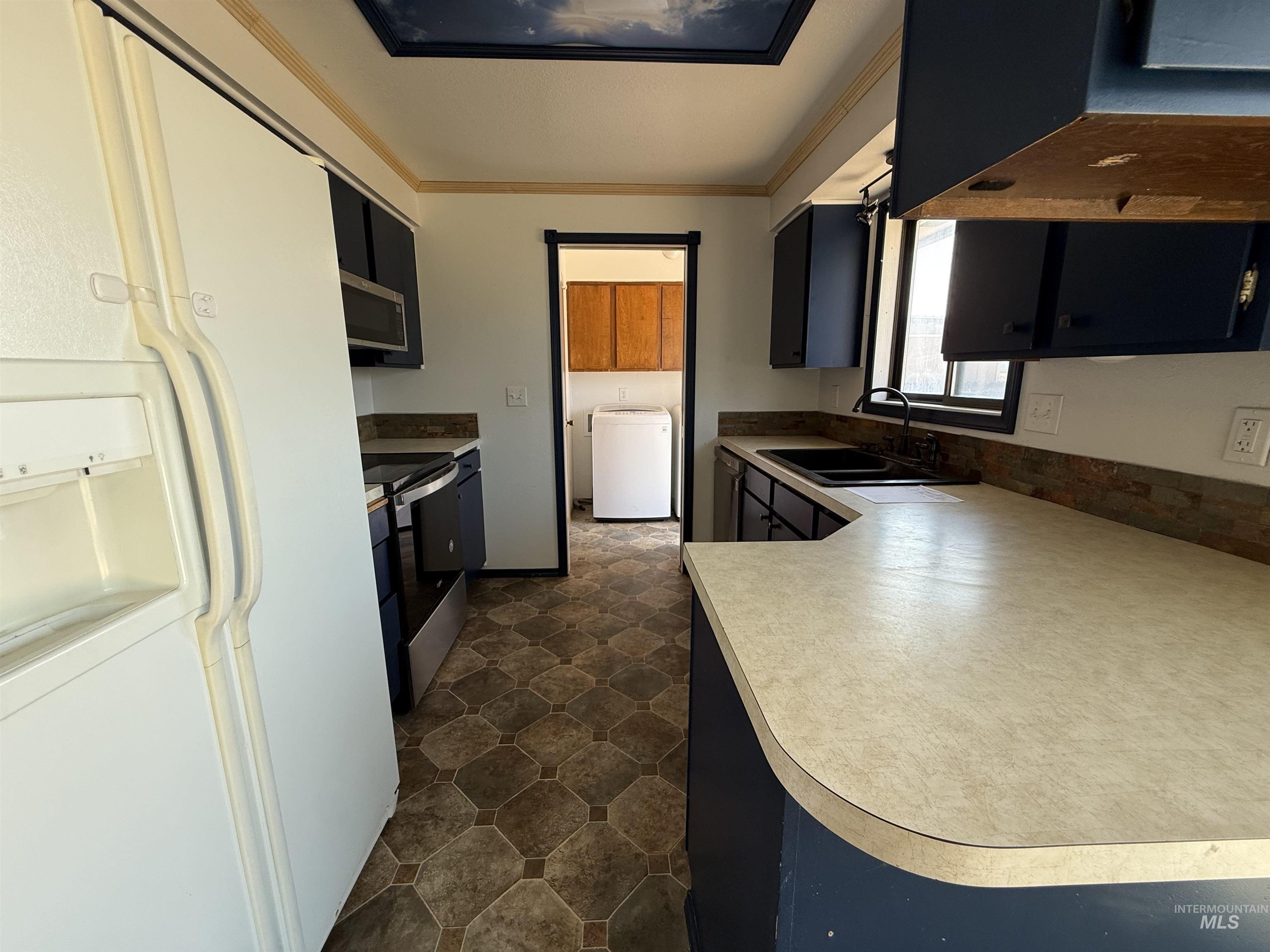 303 S 5th St W, Homedale, Idaho 83628, 3 Bedrooms, 2 Bathrooms, Residential For Sale, Price $333,000, 98998805