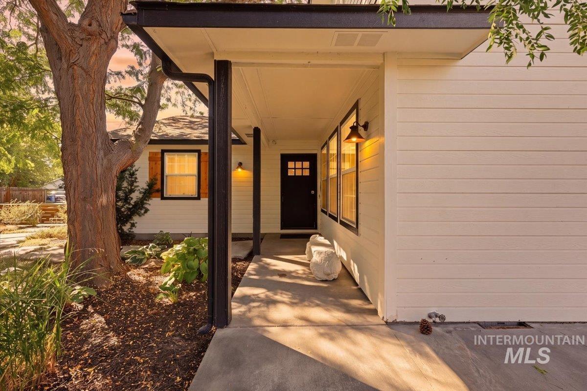 948 E Monarch St, Eagle, Idaho 83616, 4 Bedrooms, 3 Bathrooms, Residential For Sale, Price $949,000, 98998808