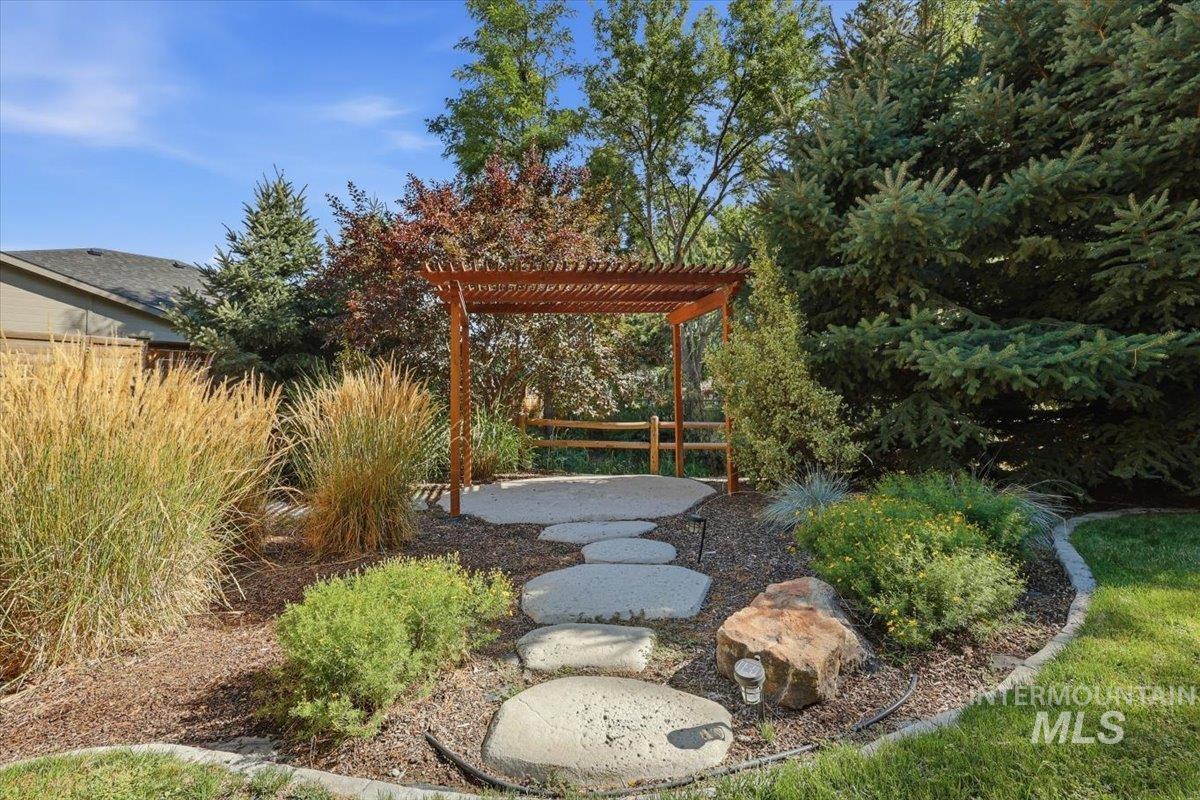 948 E Monarch St, Eagle, Idaho 83616, 4 Bedrooms, 3 Bathrooms, Residential For Sale, Price $949,000, 98998808