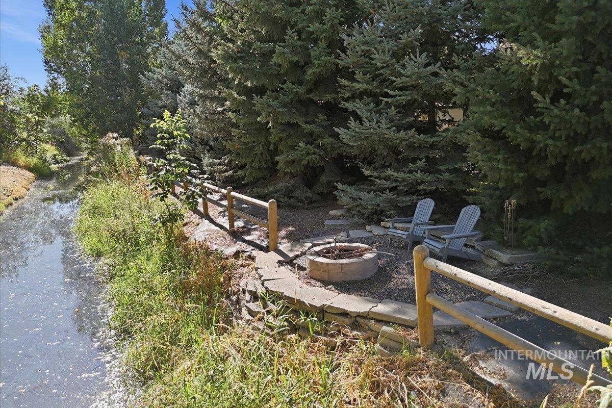 948 E Monarch St, Eagle, Idaho 83616, 4 Bedrooms, 3 Bathrooms, Residential For Sale, Price $949,000, 98998808