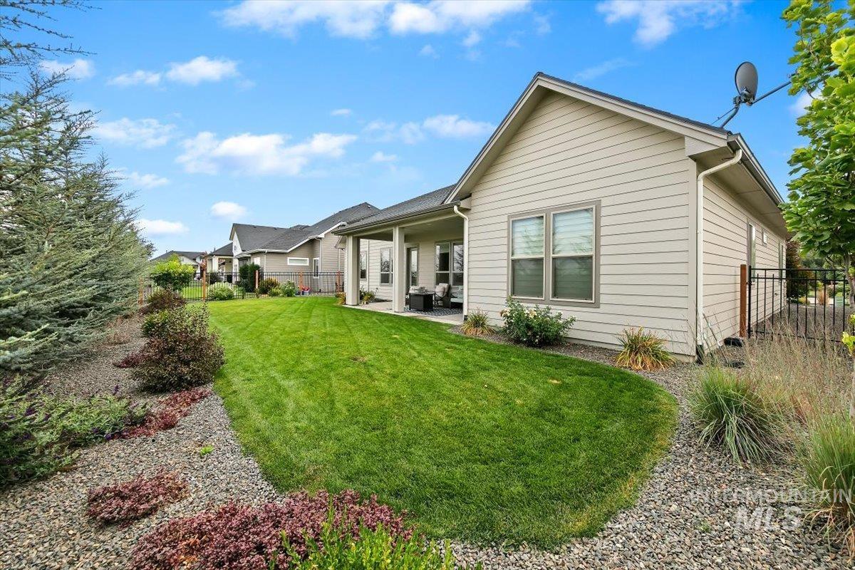 1911 N Willowick Ave, Eagle, Idaho 83616, 4 Bedrooms, 3 Bathrooms, Residential For Sale, Price $824,999, 98998809