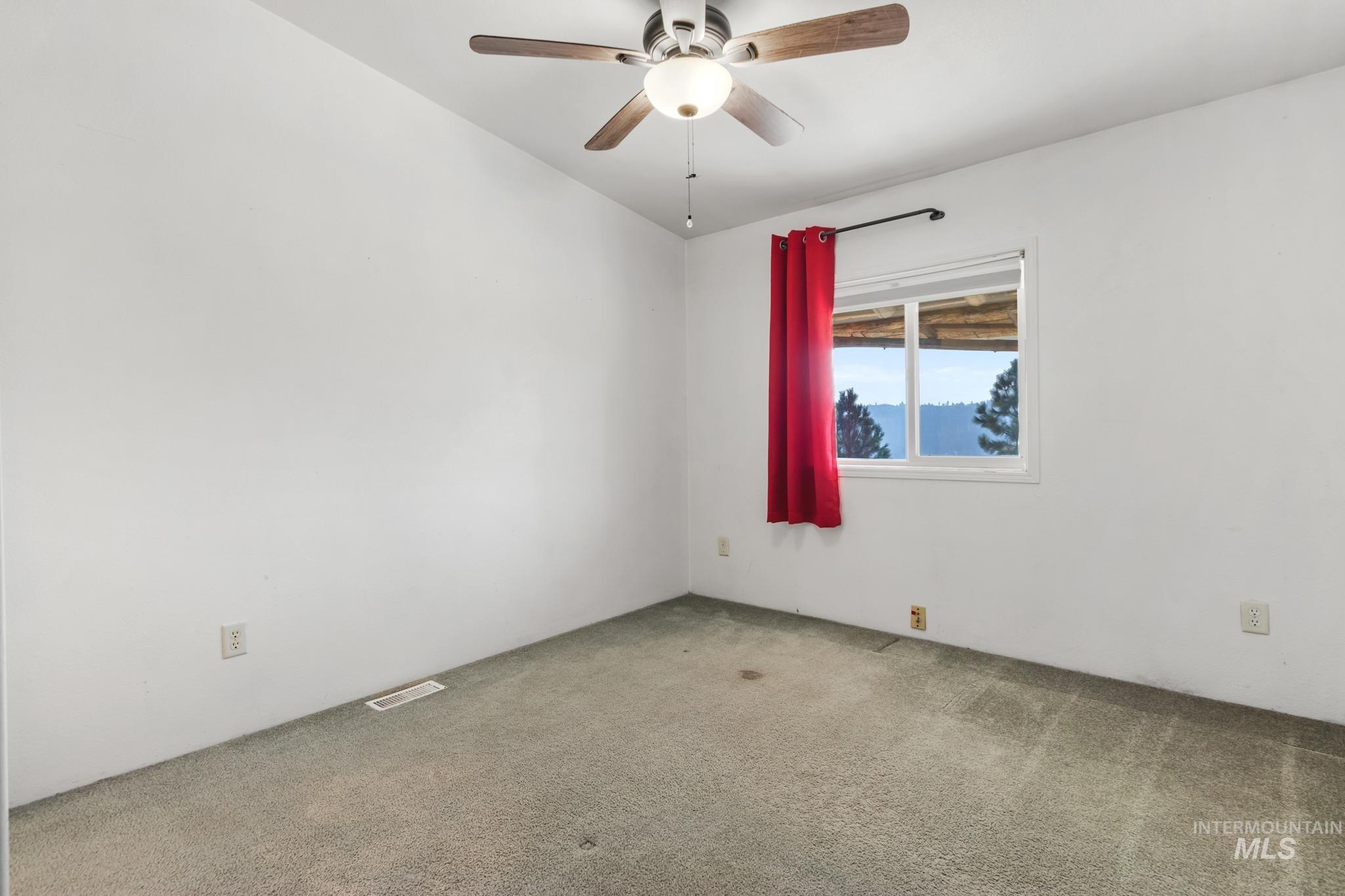 33 Turkey Lane, Boise, Idaho 83716, 4 Bedrooms, 2 Bathrooms, Residential For Sale, Price $349,999,MLS 98998810