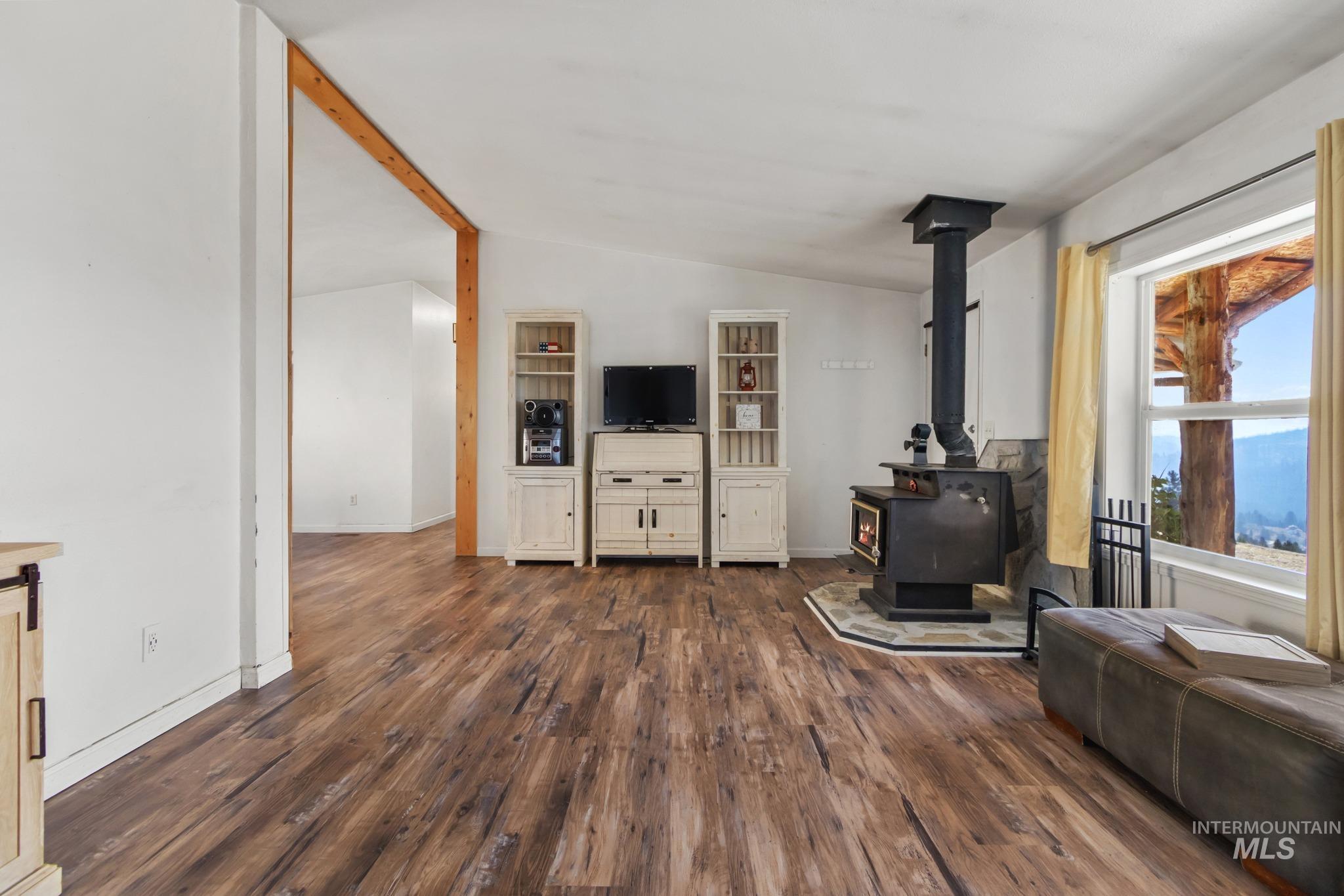 33 Turkey Lane, Boise, Idaho 83716, 4 Bedrooms, 2 Bathrooms, Residential For Sale, Price $349,999,MLS 98998810