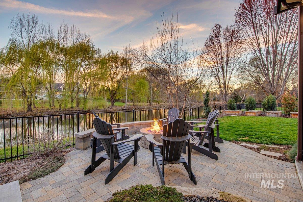 1013 E Rivers End Drive, Eagle, Idaho 83616, 5 Bedrooms, 3.5 Bathrooms, Residential For Sale, Price $1,499,000, 98998813
