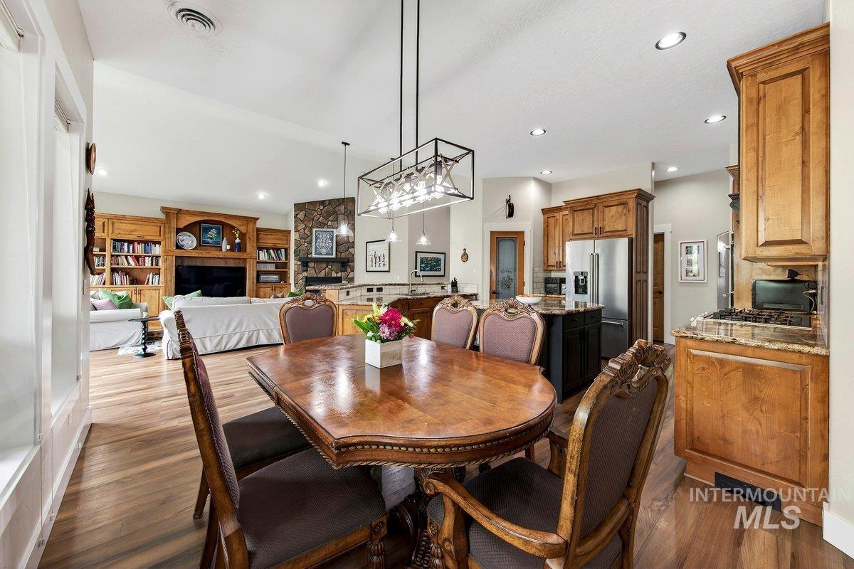 1013 E Rivers End Drive, Eagle, Idaho 83616, 5 Bedrooms, 3.5 Bathrooms, Residential For Sale, Price $1,499,000, 98998813
