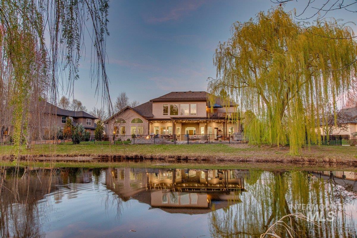 1013 E Rivers End Drive, Eagle, Idaho 83616, 5 Bedrooms, 3.5 Bathrooms, Residential For Sale, Price $1,499,000, 98998813