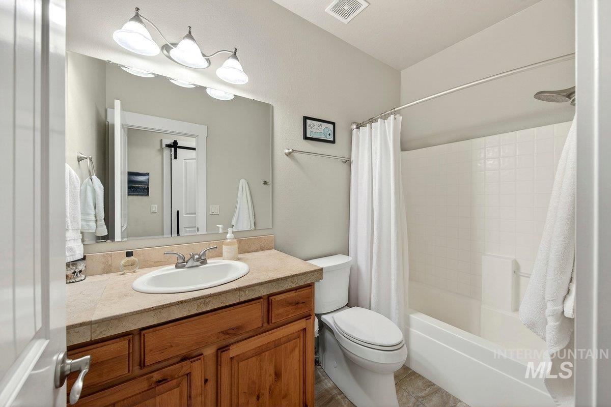 1013 E Rivers End Drive, Eagle, Idaho 83616, 5 Bedrooms, 3.5 Bathrooms, Residential For Sale, Price $1,499,000, 98998813
