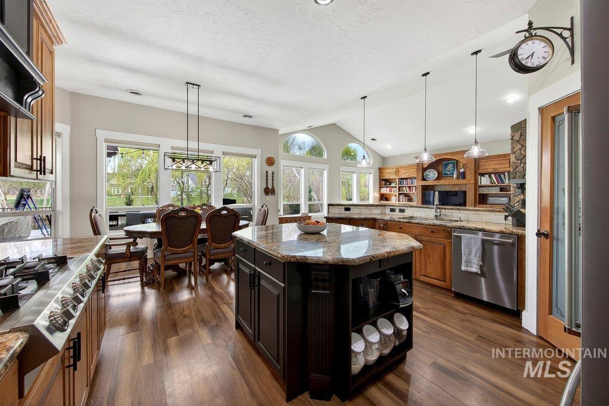 1013 E Rivers End Drive, Eagle, Idaho 83616, 5 Bedrooms, 3.5 Bathrooms, Residential For Sale, Price $1,499,000, 98998813