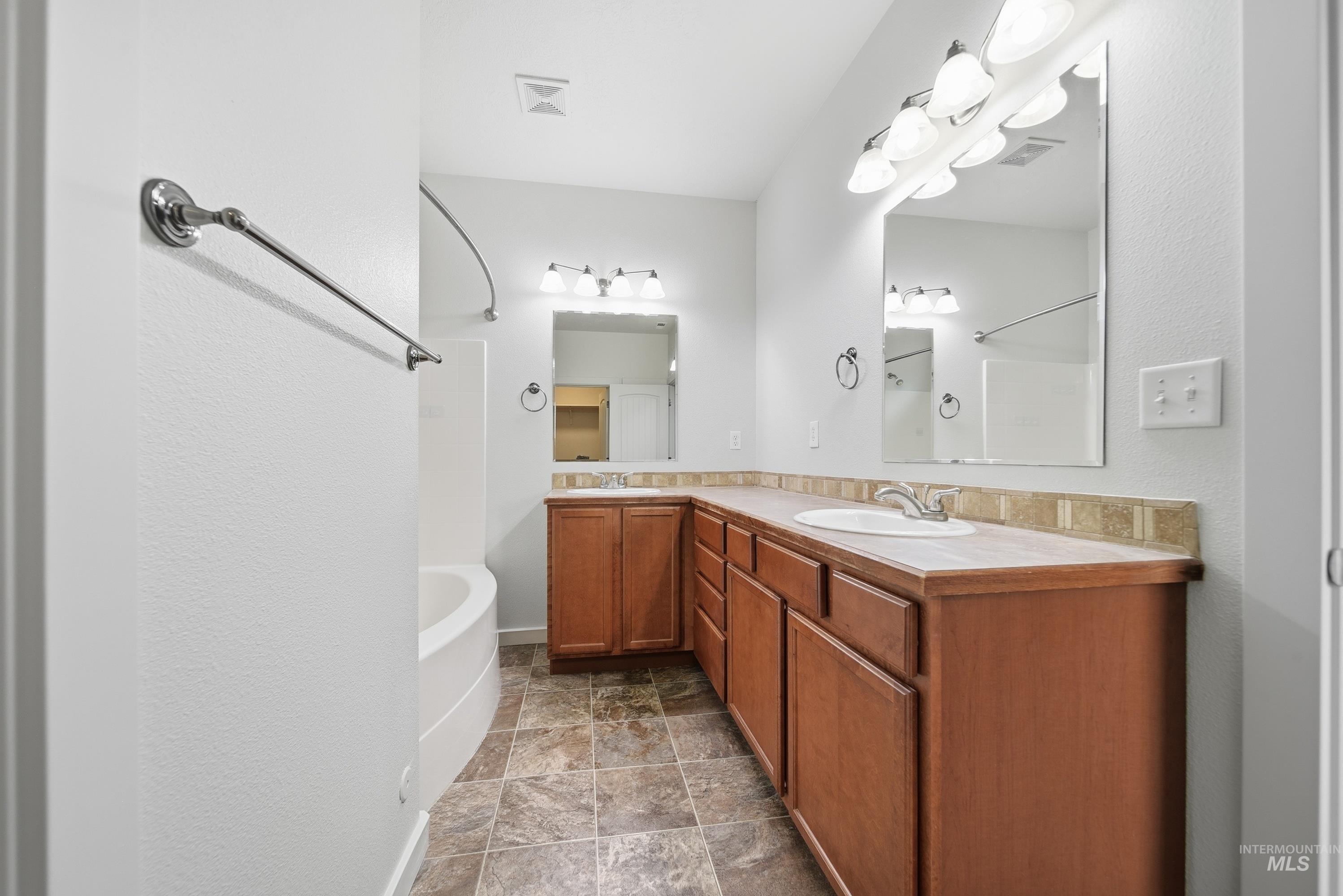 5952 S Red Crest Ave, Boise, Idaho 83709, 3 Bedrooms, 2 Bathrooms, Residential For Sale, Price $420,000, 98998816