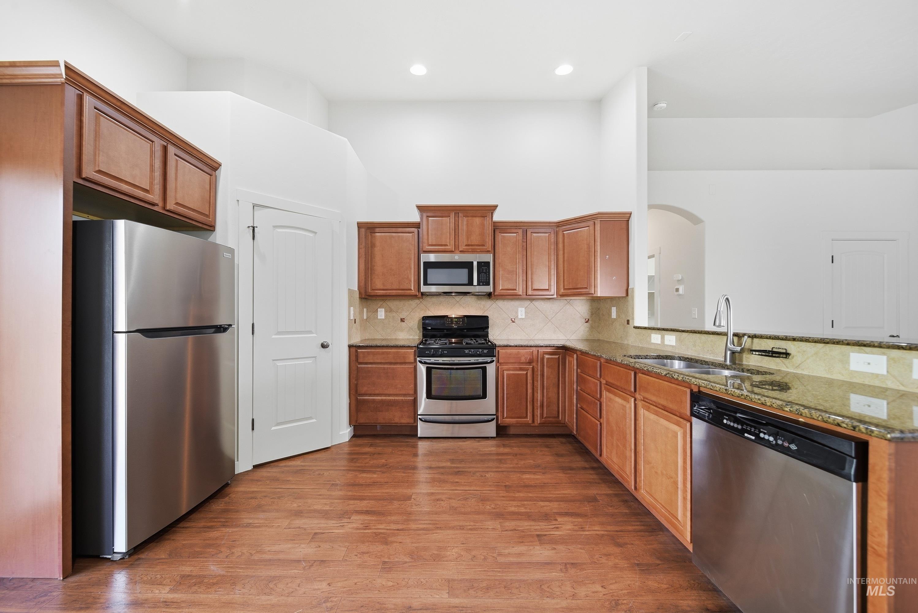 5952 S Red Crest Ave, Boise, Idaho 83709, 3 Bedrooms, 2 Bathrooms, Residential For Sale, Price $420,000, 98998816