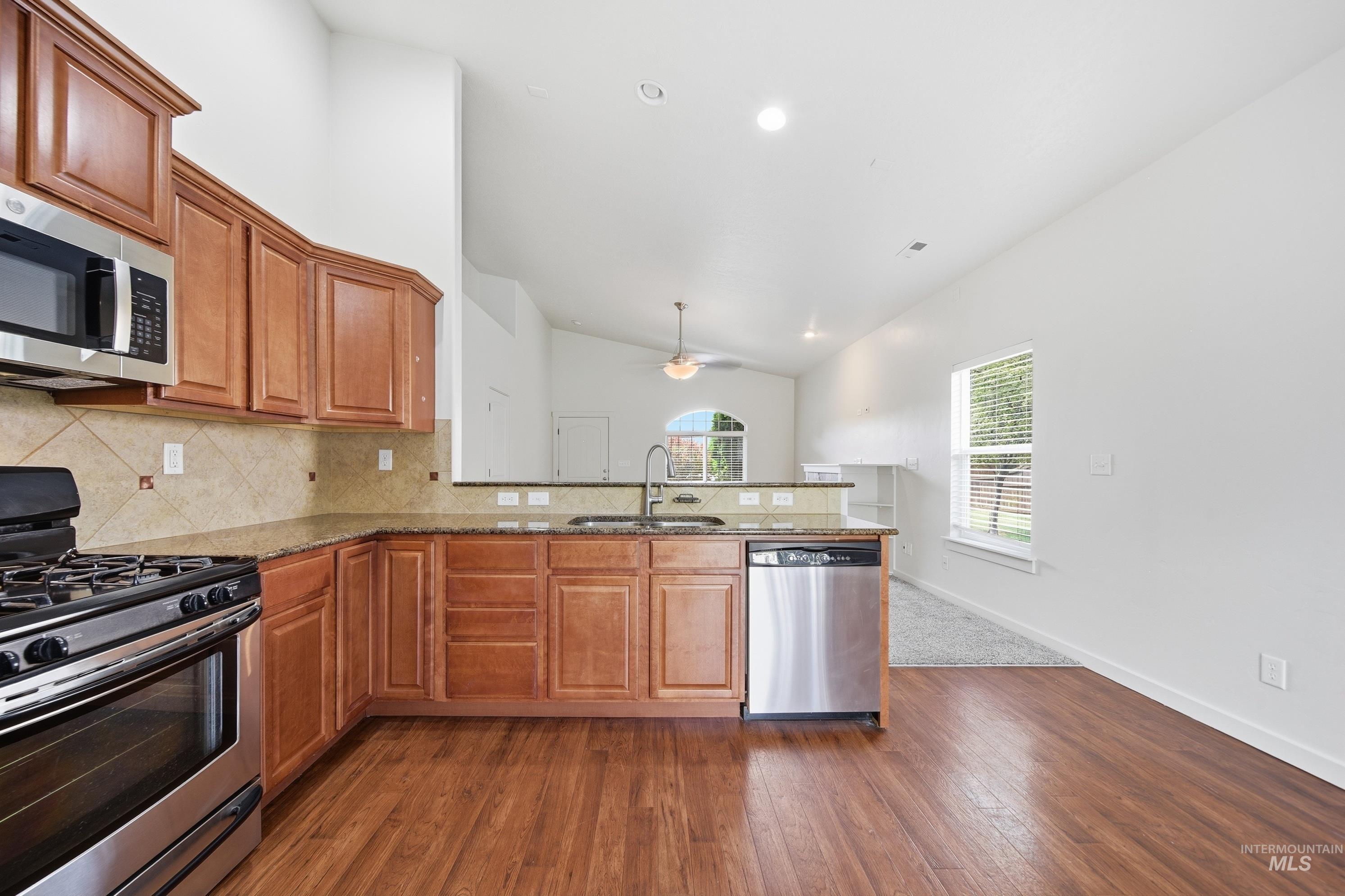 5952 S Red Crest Ave, Boise, Idaho 83709, 3 Bedrooms, 2 Bathrooms, Residential For Sale, Price $420,000, 98998816