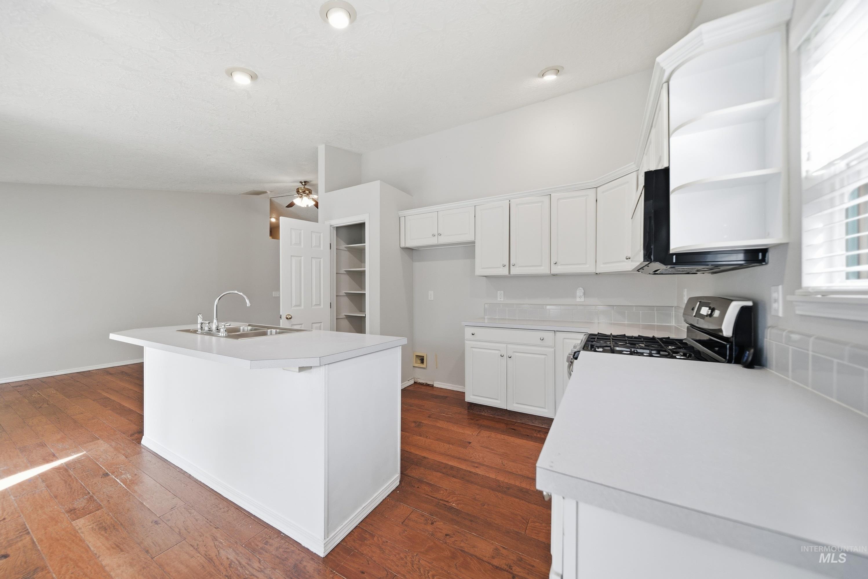 5417 N Hertford Way, Boise, Idaho 83714, 4 Bedrooms, 2 Bathrooms, Residential For Sale, Price $500,000, 98998818