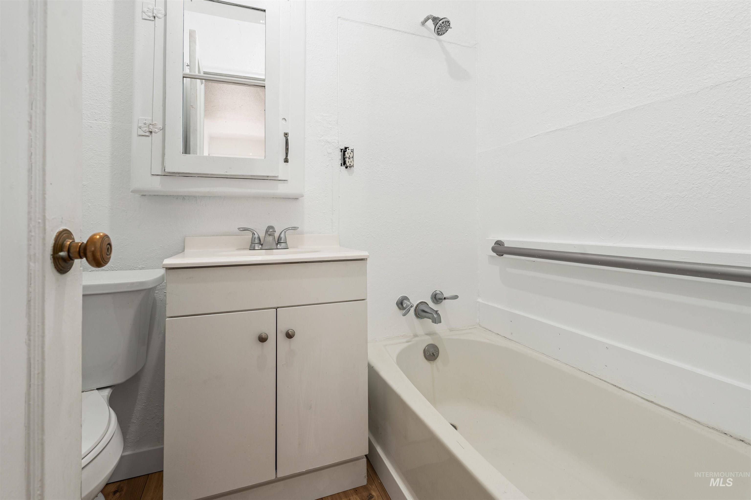 816-818 9th Street, Clarkston, Washington 99403, 2 Bedrooms, 1 Bathroom, Residential Income For Sale, Price $300,000, 98998821