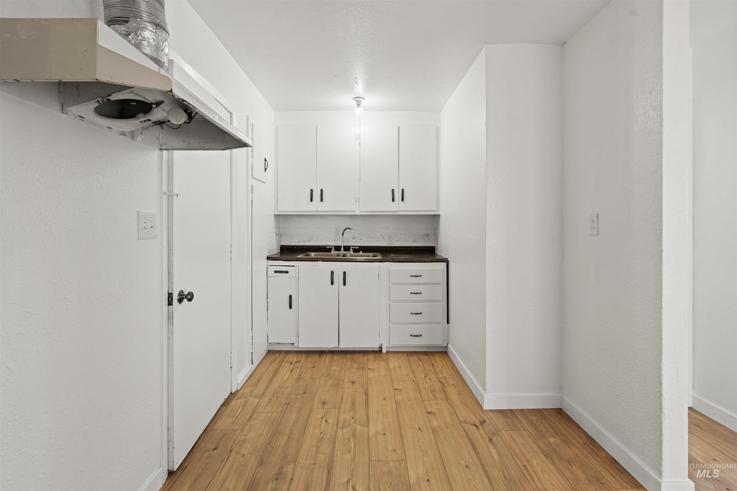 816-818 9th Street, Clarkston, Washington 99403, 2 Bedrooms, 1 Bathroom, Residential Income For Sale, Price $300,000, 98998821